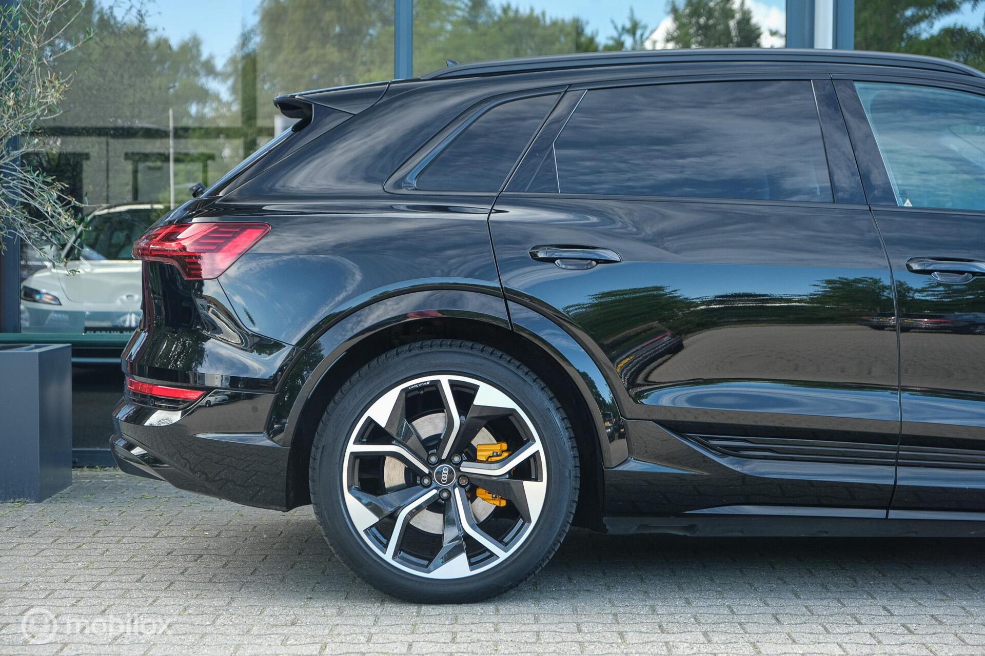 Foto van Audi E-tron S