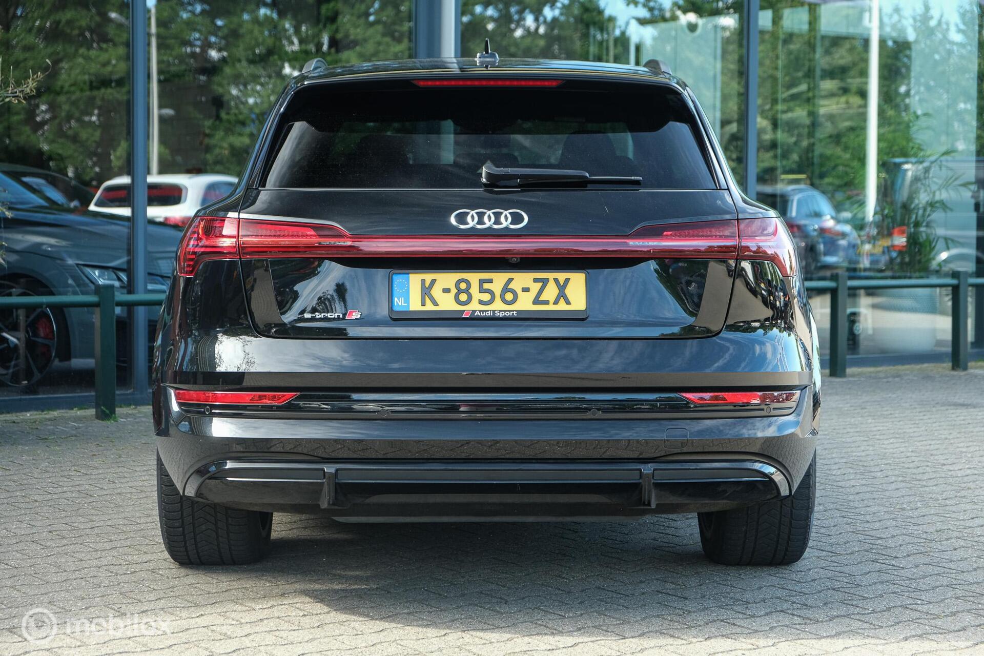 Foto van Audi E-tron S