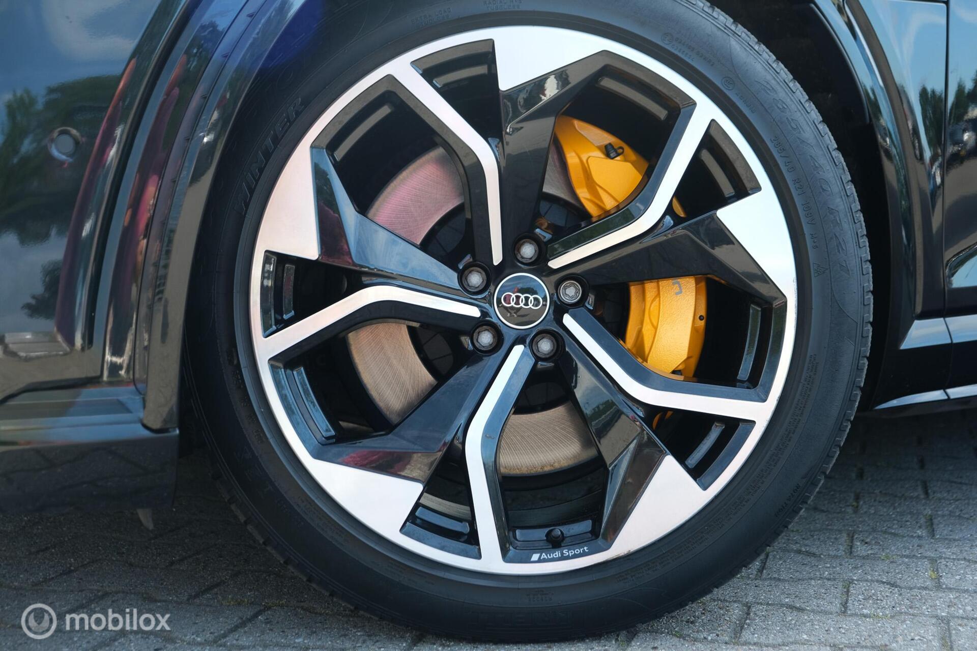 Foto van Audi E-tron S