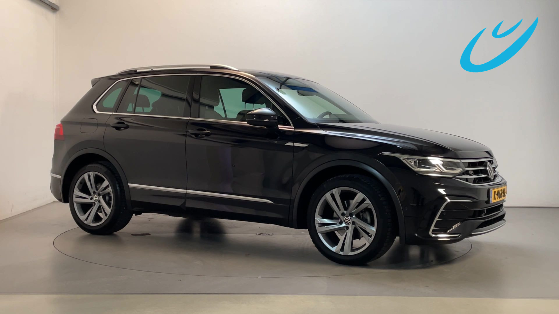 Volkswagen Tiguan 1.5 TSI DSG R-Line Business+ Camera Sfeerverlichting App-Connect Navigatie 2021 - voorkant