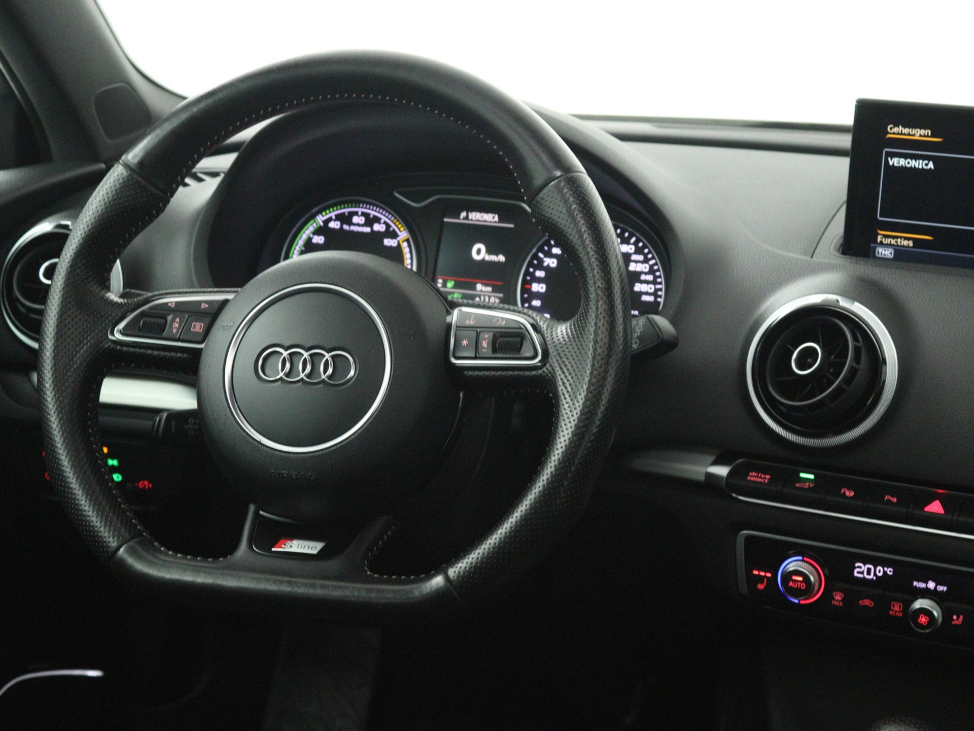 Foto van Audi A3 Sportback E-tron