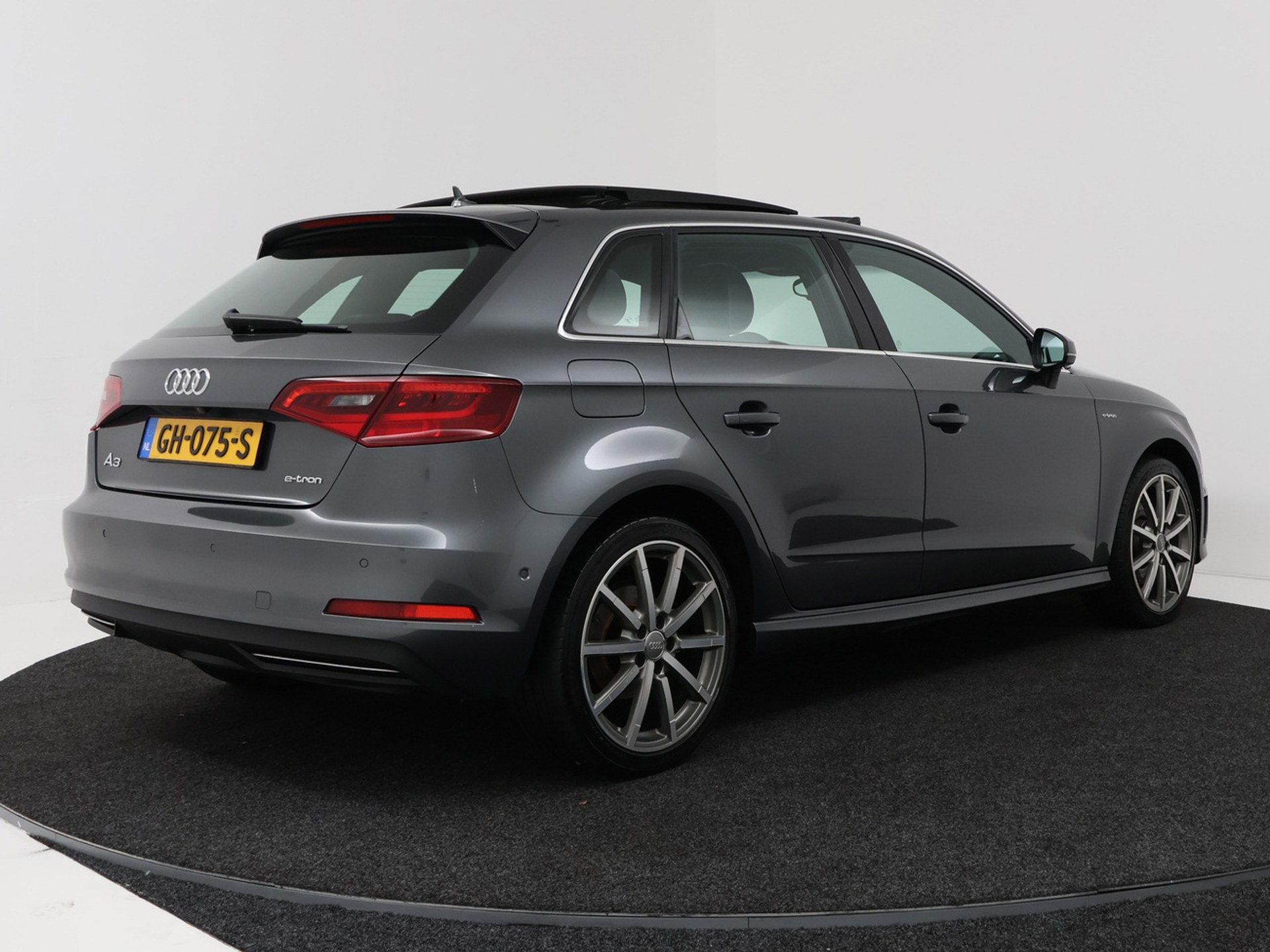 Foto van Audi A3 Sportback E-tron