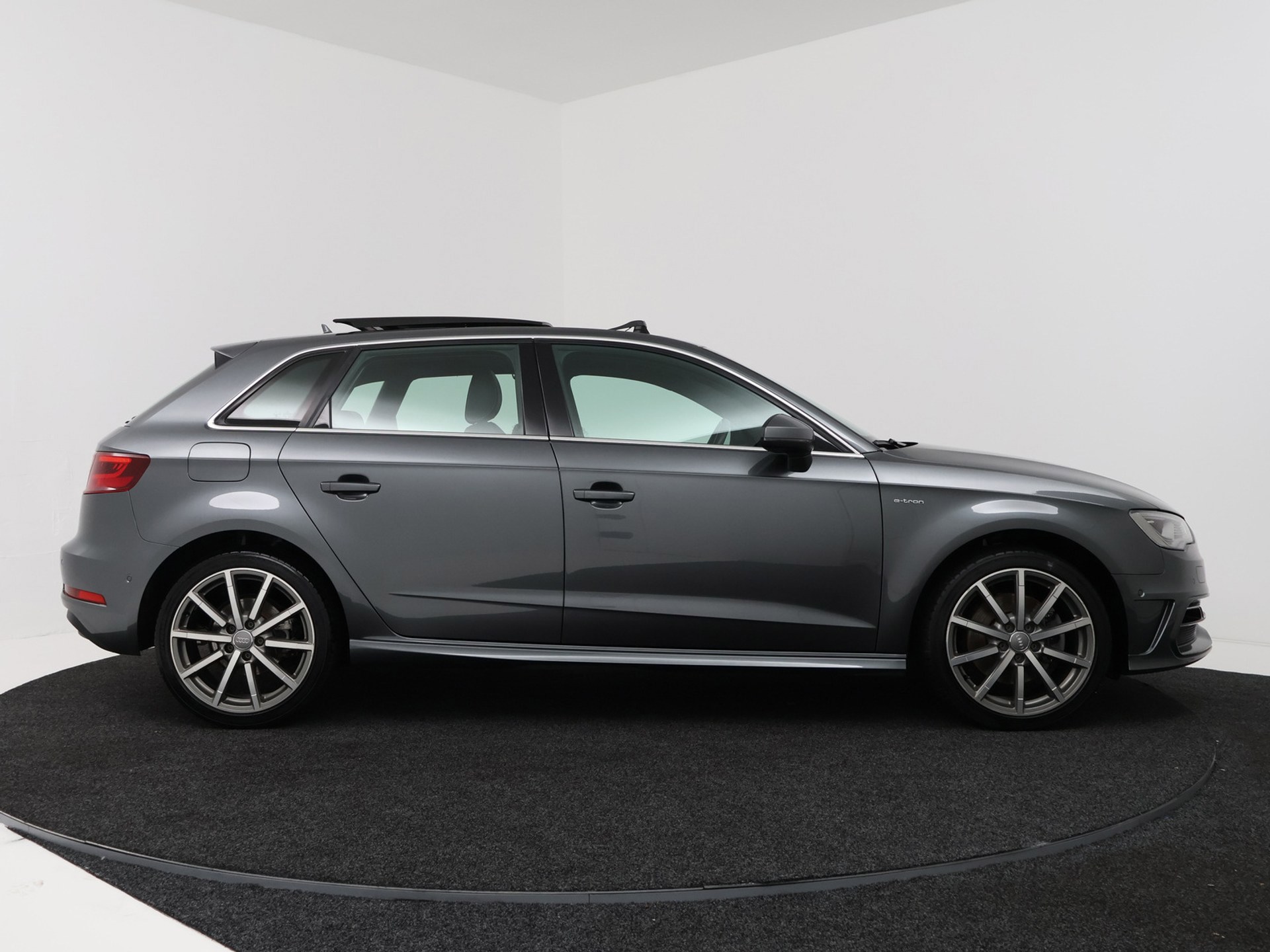 Foto van Audi A3 Sportback E-tron