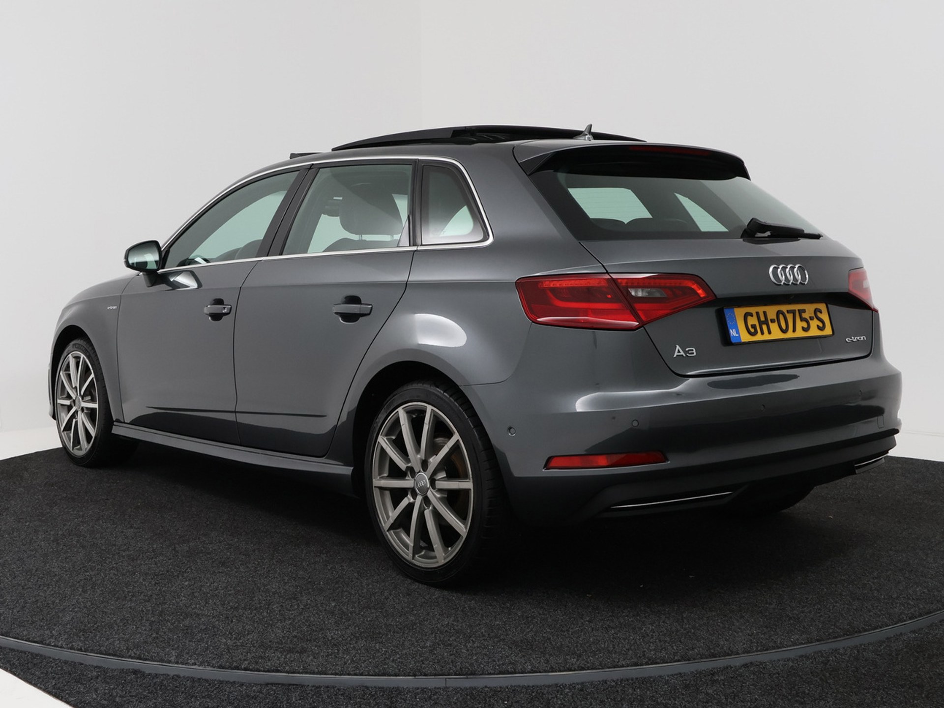 Foto van Audi A3 Sportback E-tron