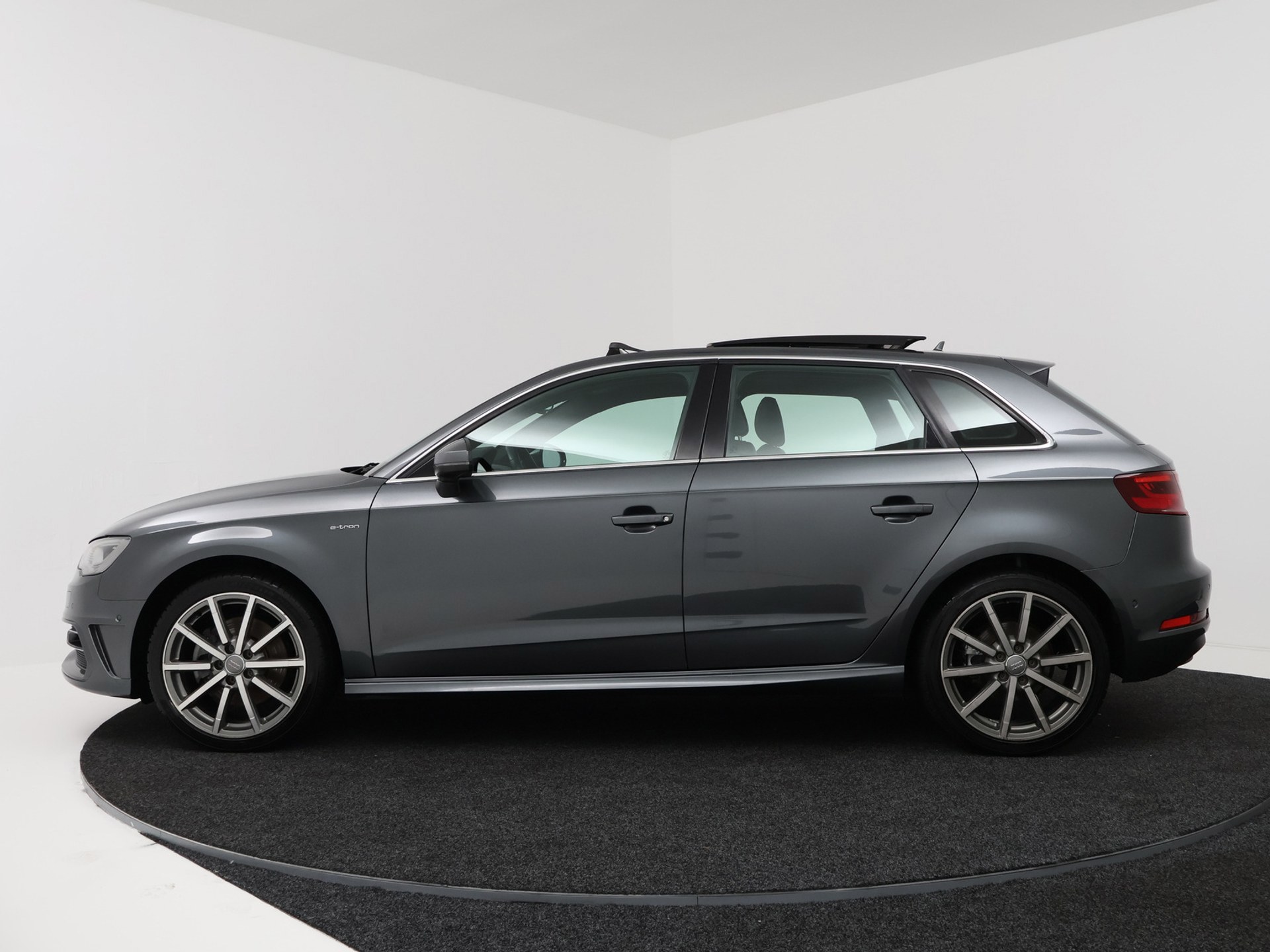Foto van Audi A3 Sportback E-tron