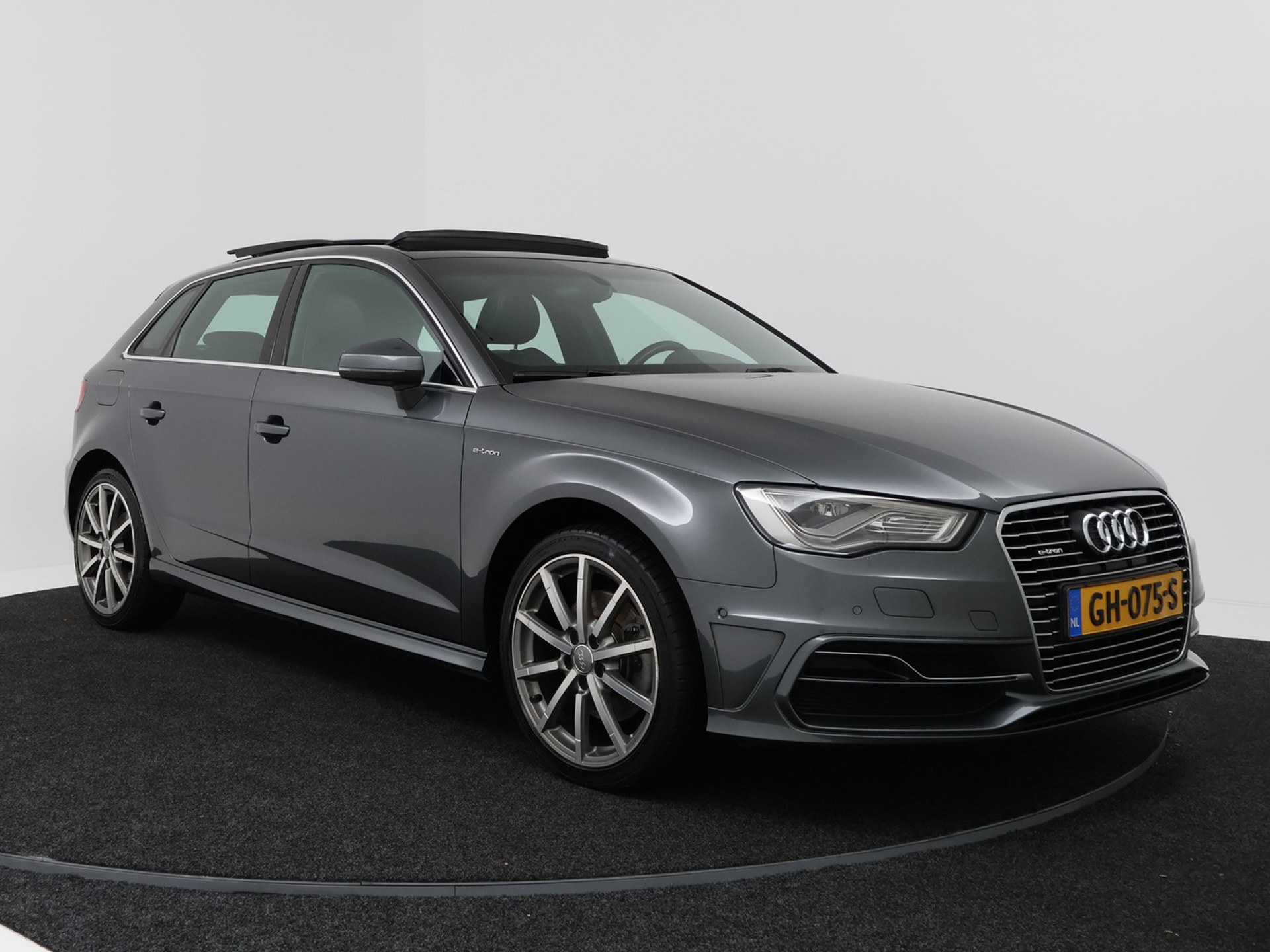 Foto van Audi A3 Sportback E-tron