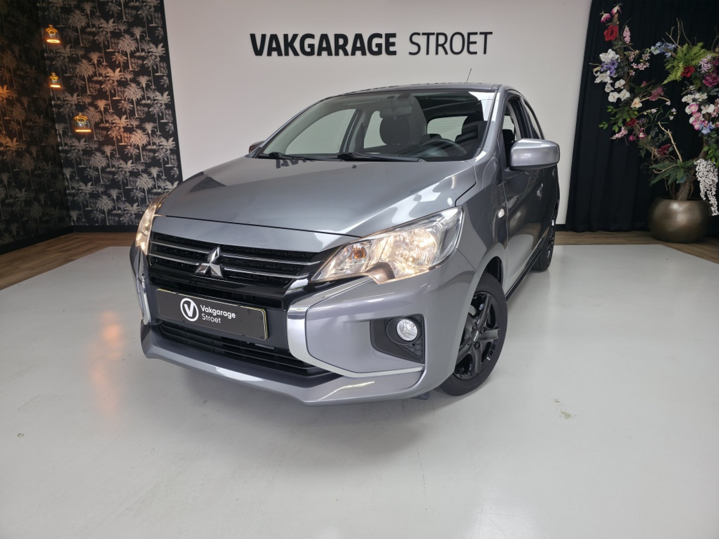 Mitsubishi Mitsubishi Space Star 1.2 Cool+ | apple/android media | LMV | oh.bkje | jaarbeurt | ac 2021 - voorkant