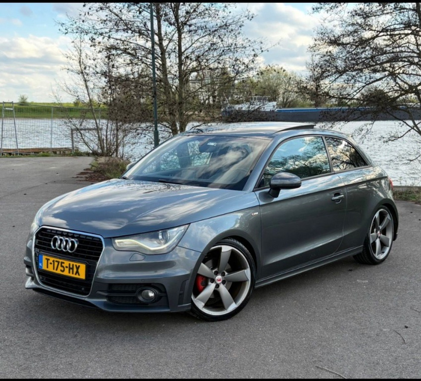 Audi Audi A1 1.4 TFSI 3X S-Line PANO NAVI Stoelverw Cruise 2011 - voorkant