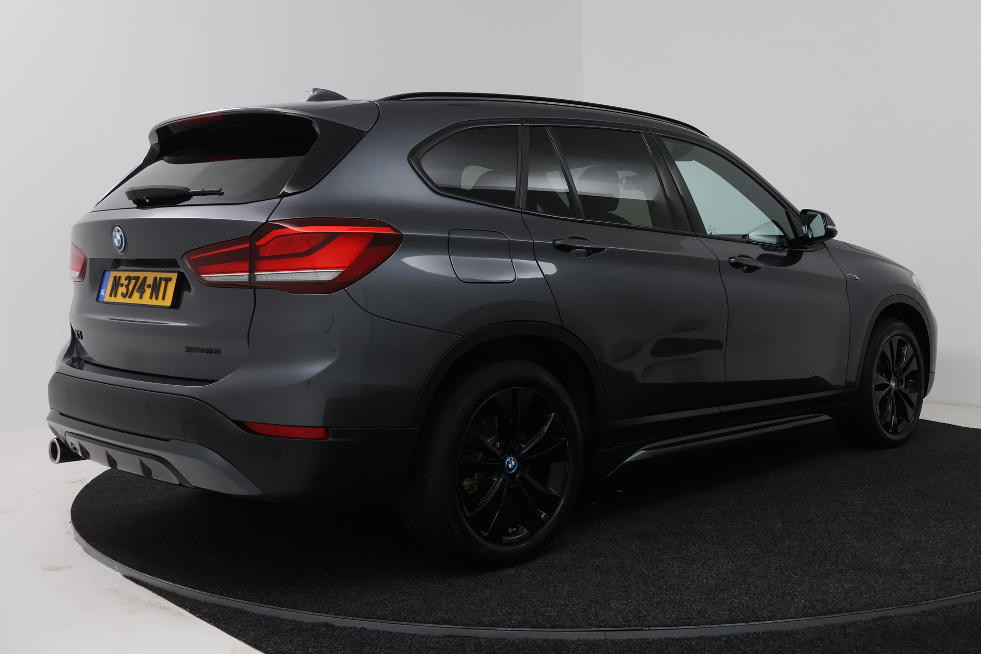Foto van BMW X1 Xdrive25e