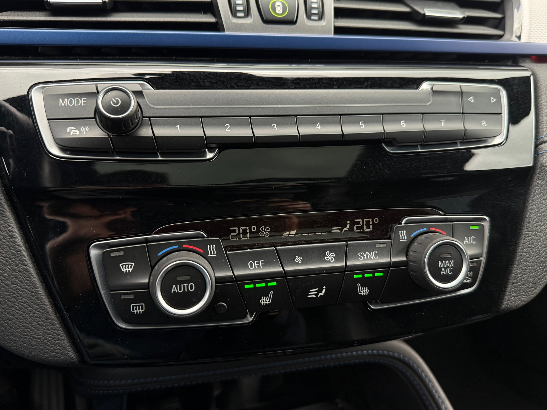 Foto van BMW X1 Xdrive20i