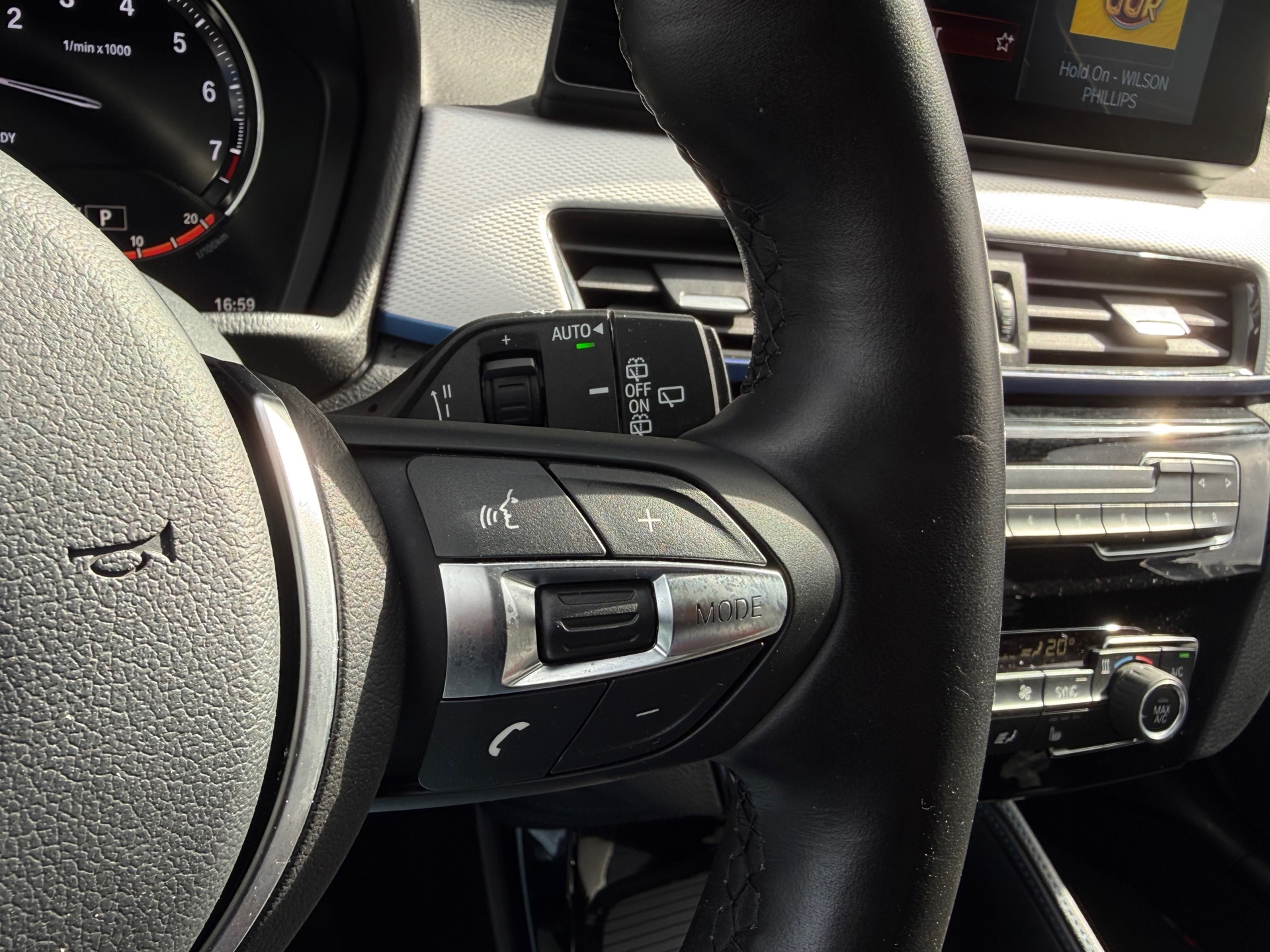 Foto van BMW X1 Xdrive20i