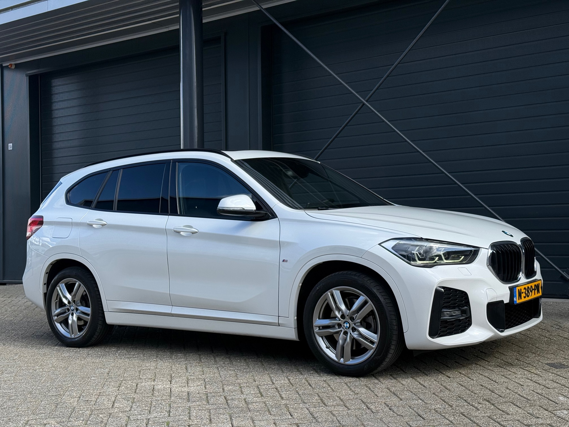 Foto van BMW X1 Xdrive20i