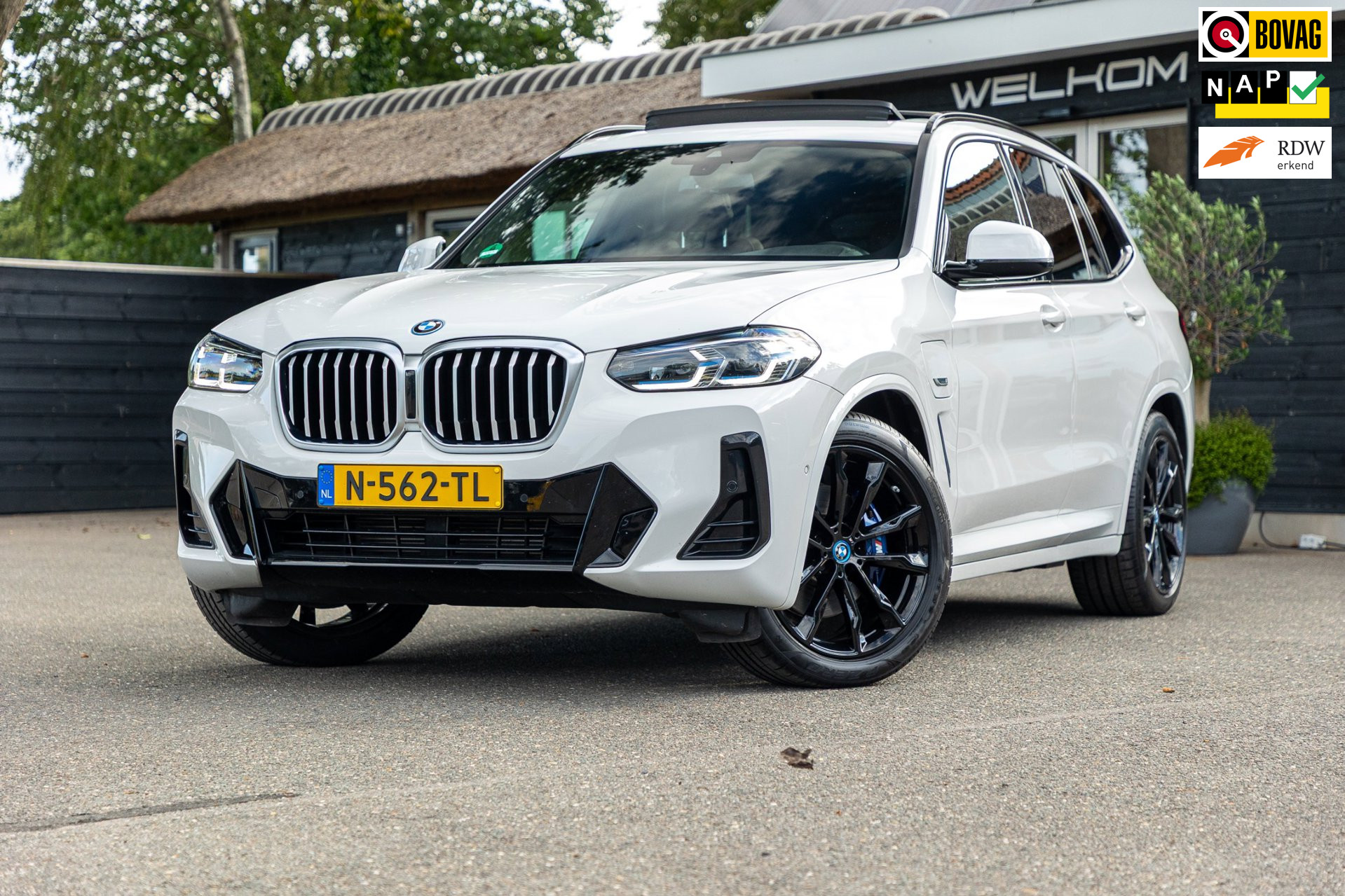 BMW X3 Xdrive30e XDrive30e M-Sport Soh 92% I Alpinweiss I Panoramadak I Laser Led I HiFi I NL Auto I NAP I CarPlay I Android 2022 - voorkant