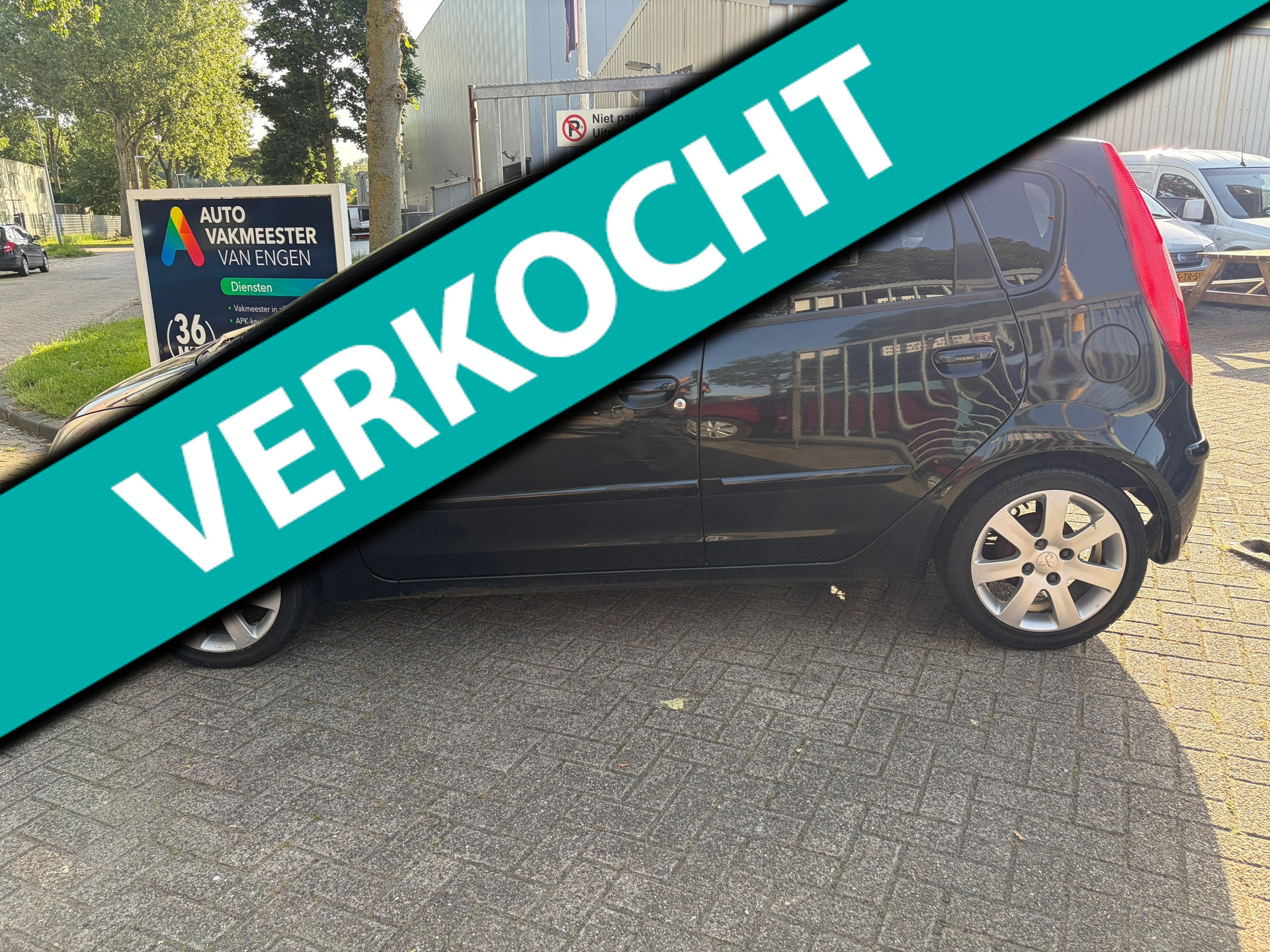 Mitsubishi Mitsubishi Colt 1.1 Invite 2006 - voorkant