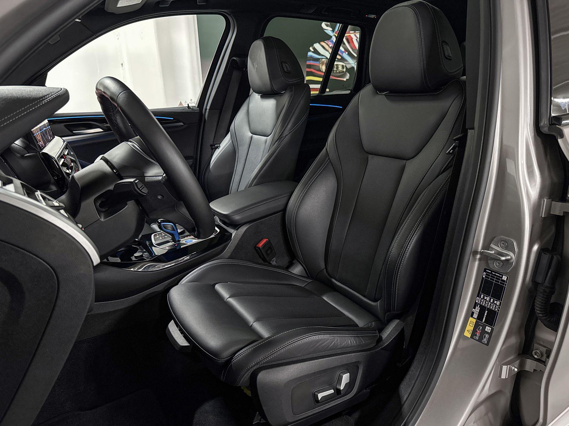 Foto van BMW Ix3