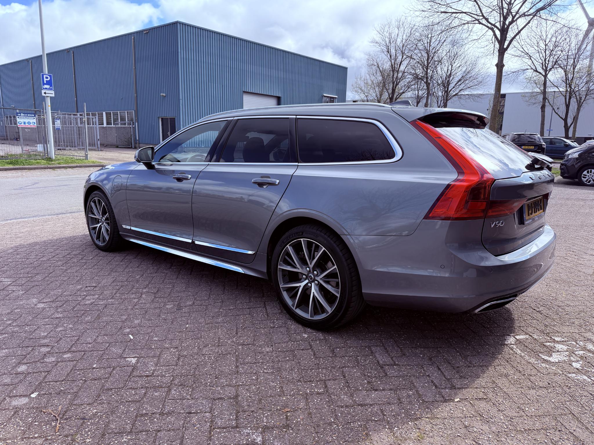 Foto van Volvo V90 T8 Twin Engine