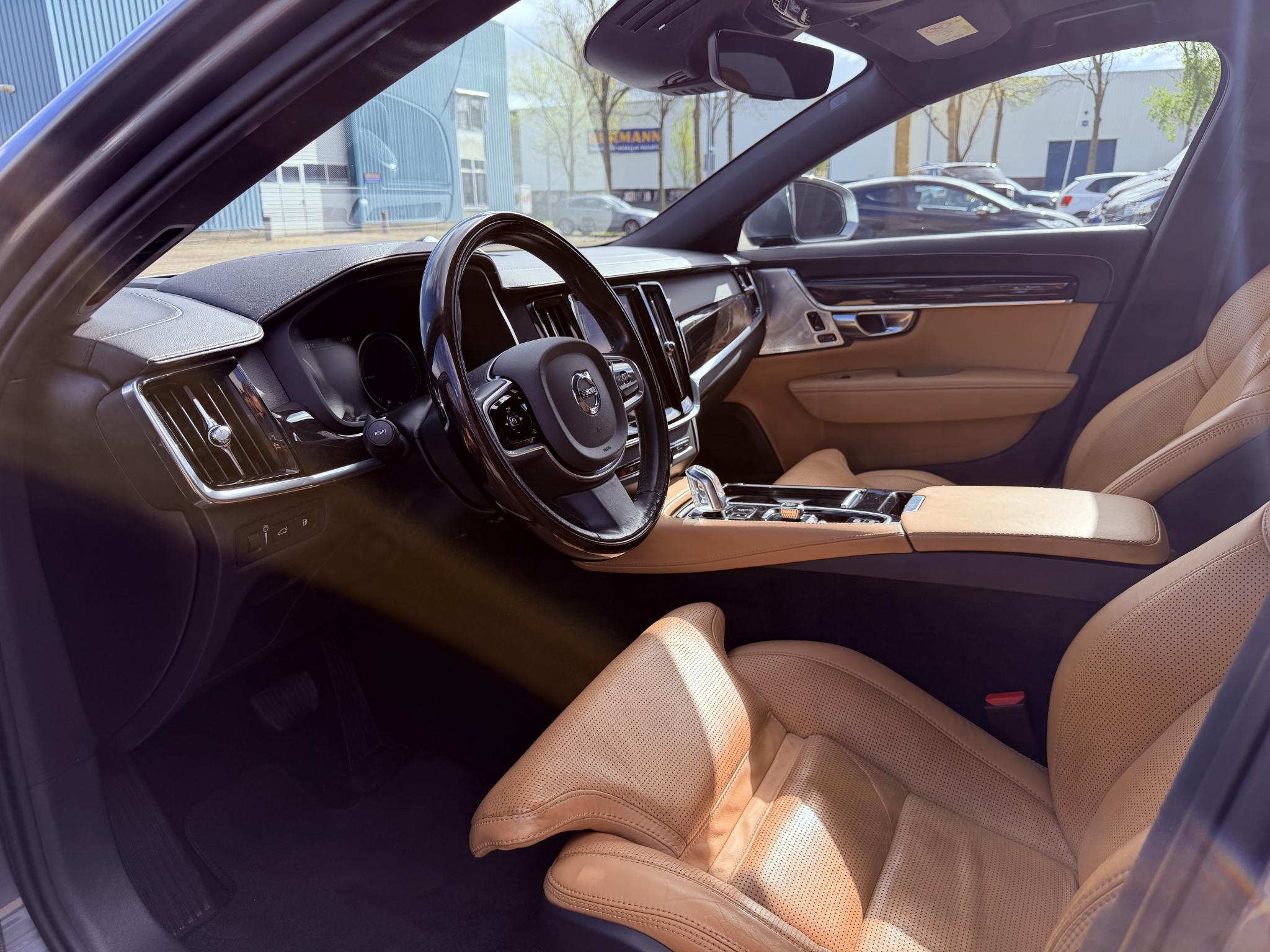 Foto van Volvo V90 T8 Twin Engine