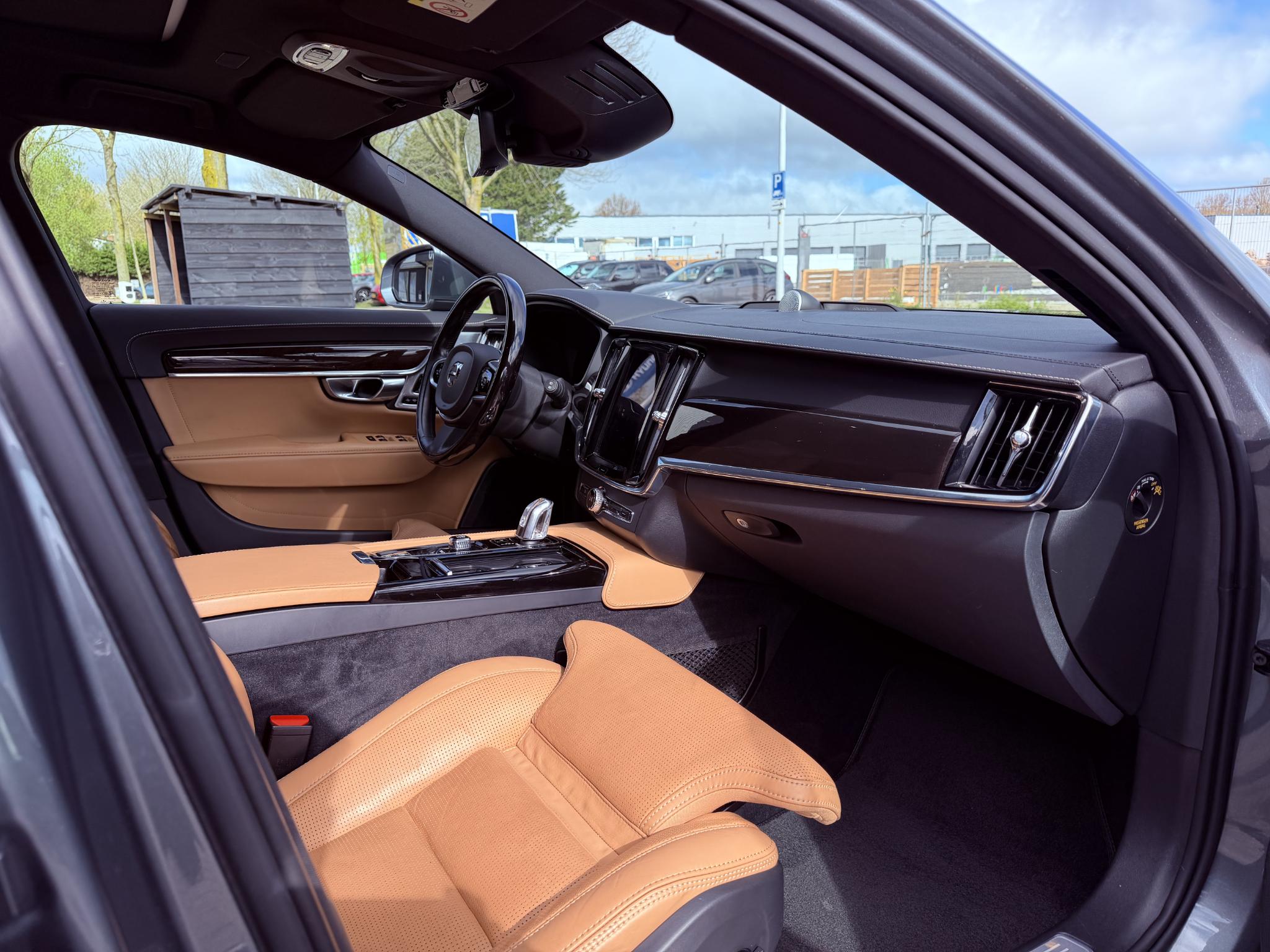 Foto van Volvo V90 T8 Twin Engine