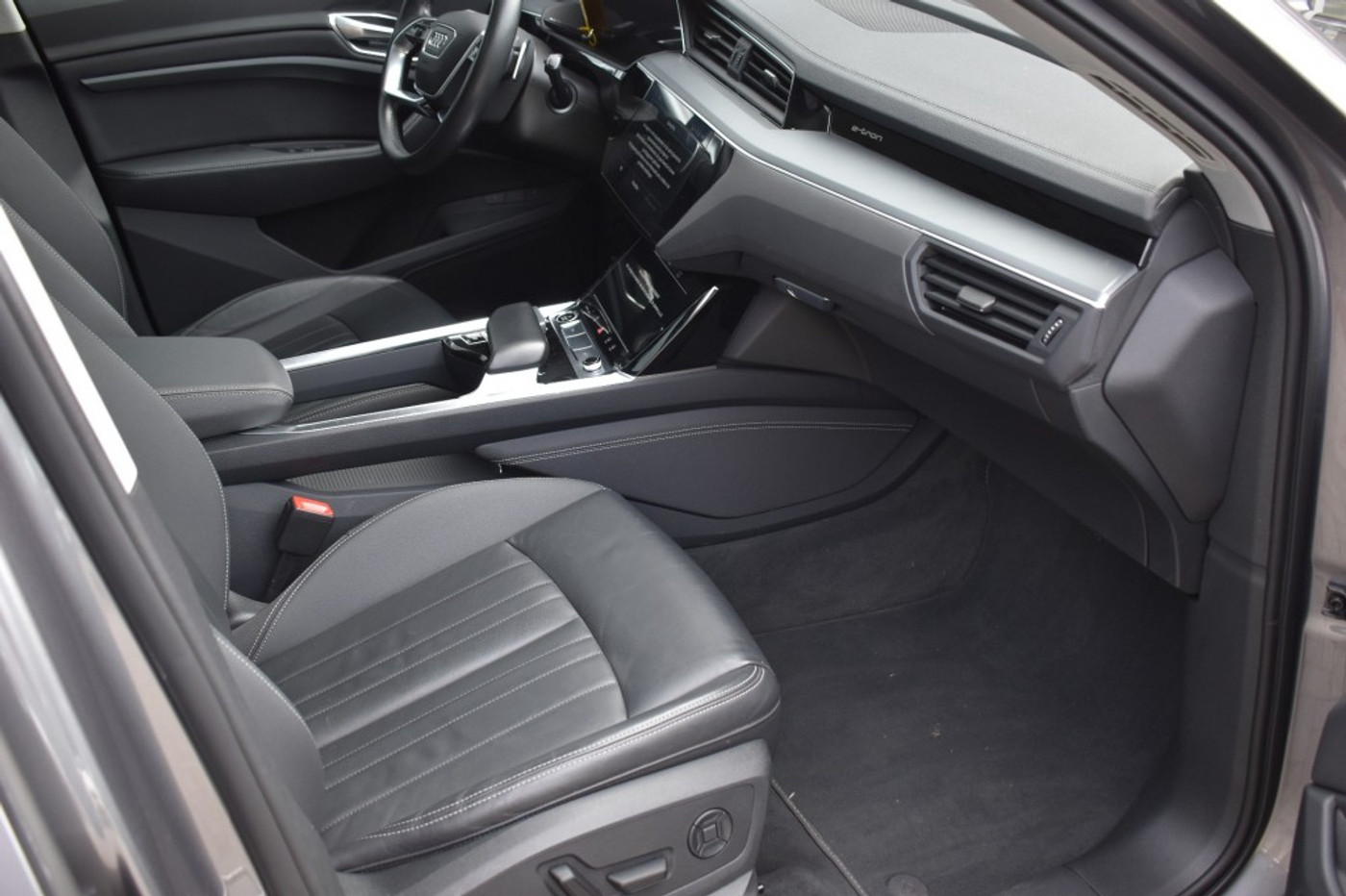 Foto van Audi E-tron 55