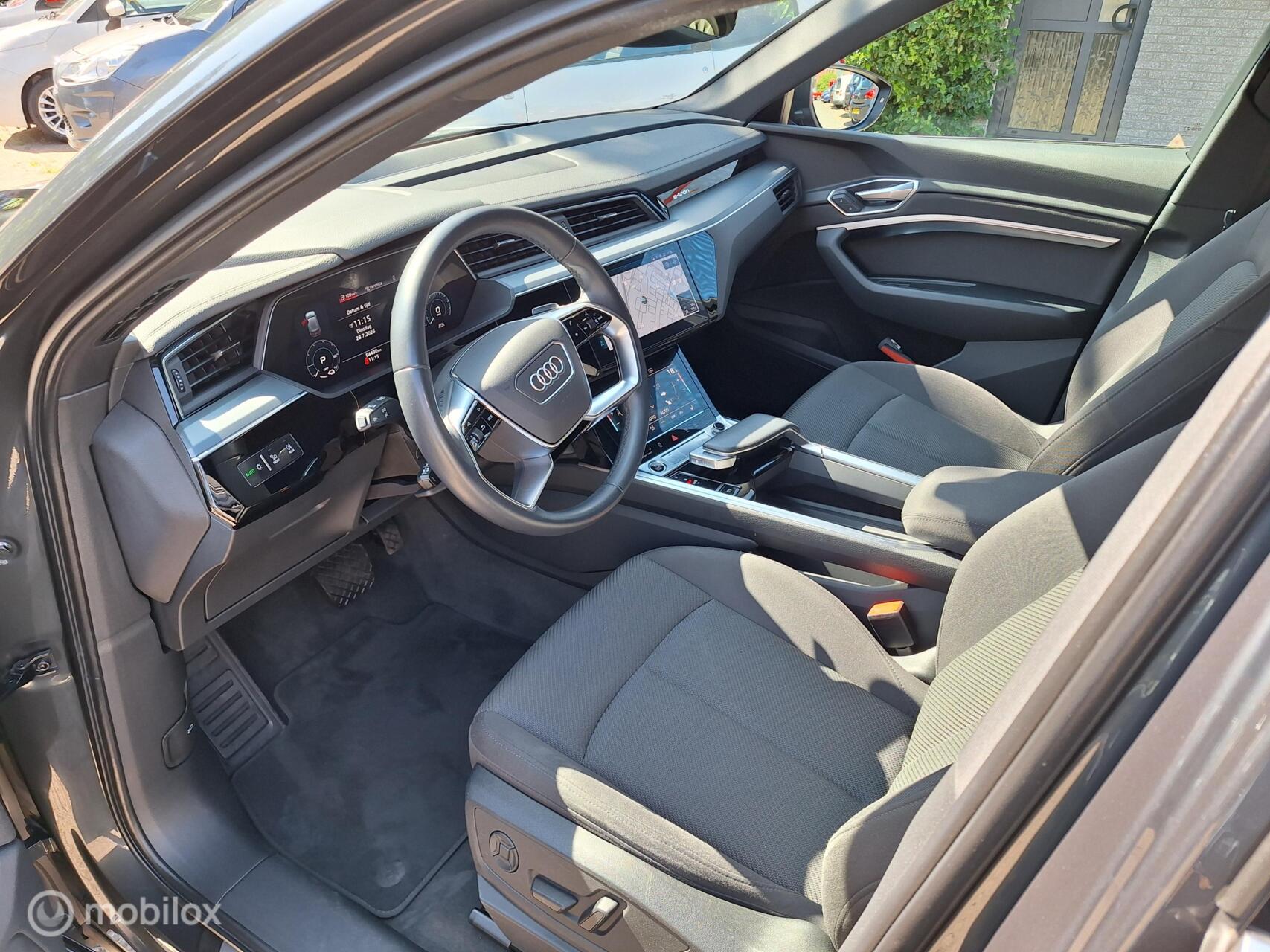 Foto van Audi E-tron 55