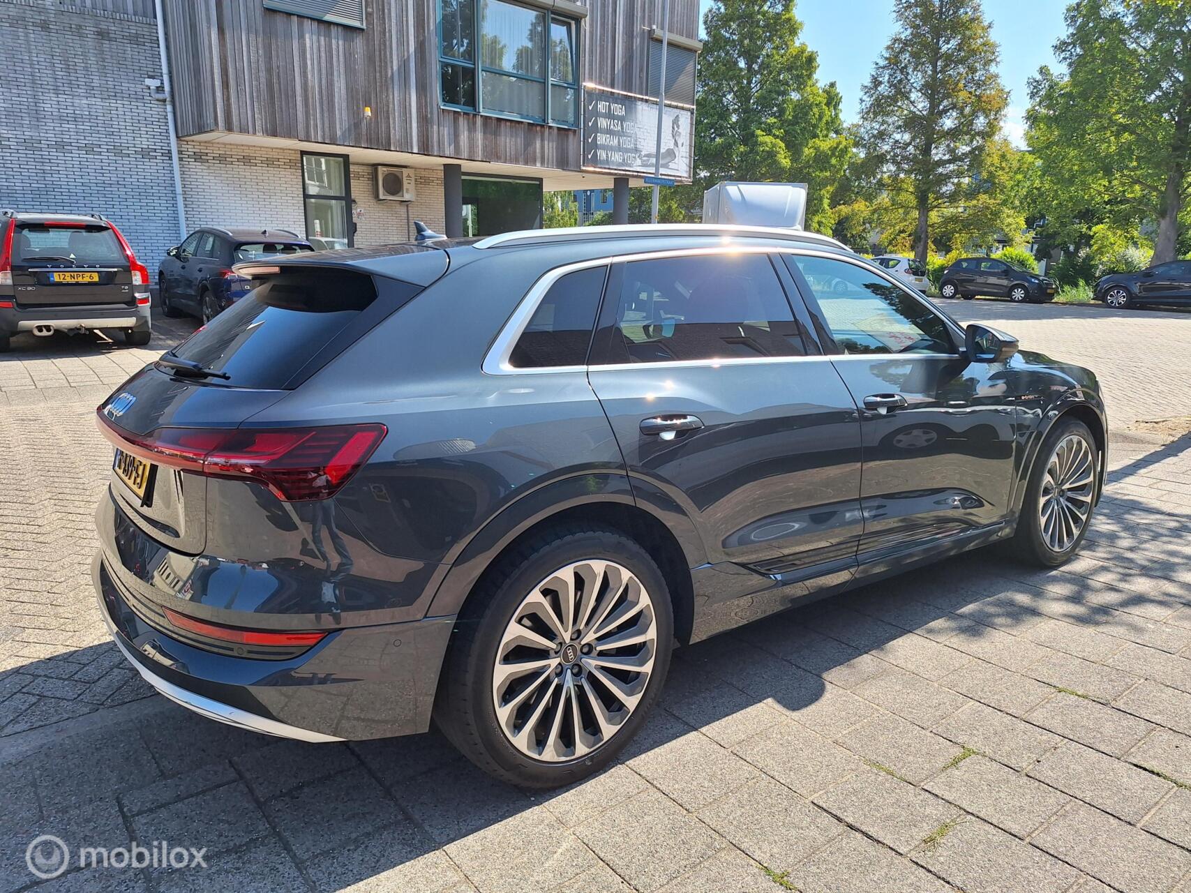 Foto van Audi E-tron 55