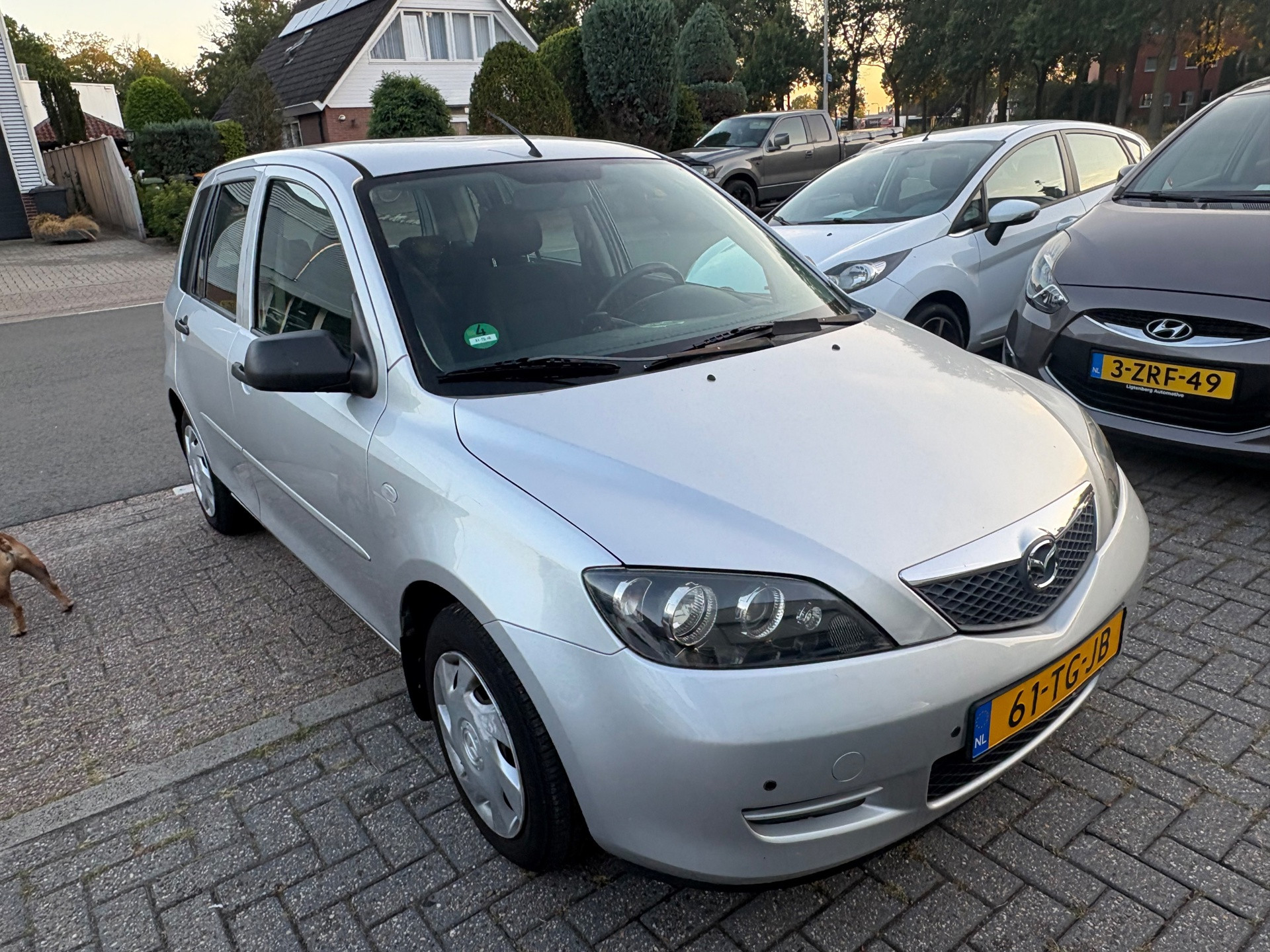 Mazda Mazda 2 1.4 Exclusive AIRCO/BLEUTOOTH/ELEC.RAMEN/APK/NAP 2006 - voorkant