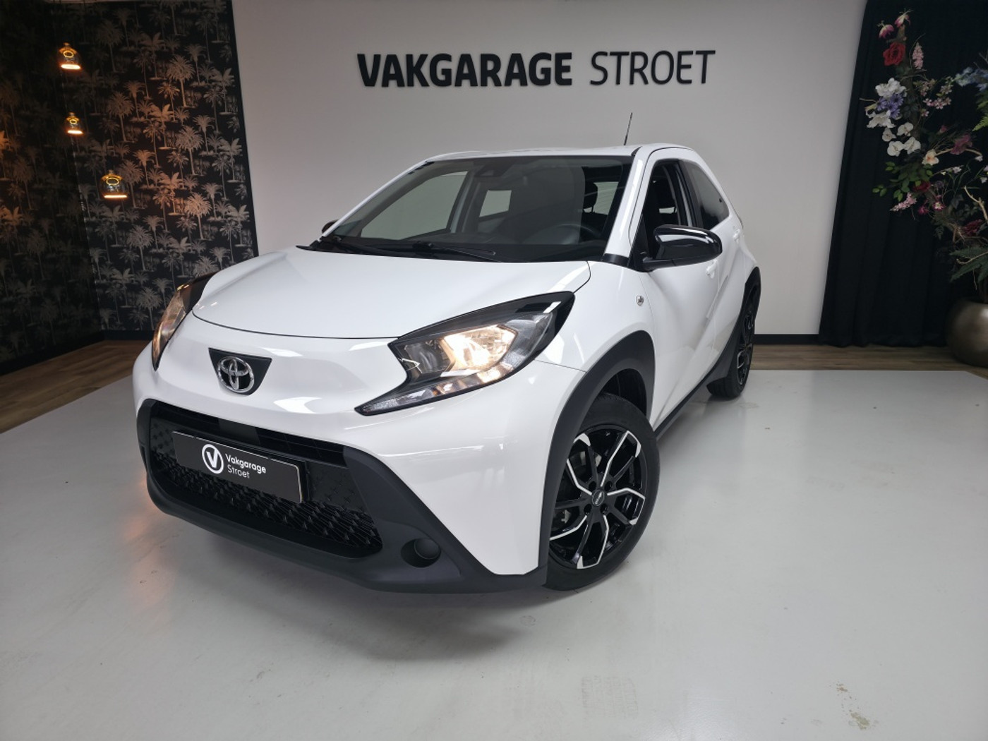 Toyota Toyota Aygo X 1.0 VVT-i MT Play | incl. garantie | voll.deal | apple/android 2022 - voorkant
