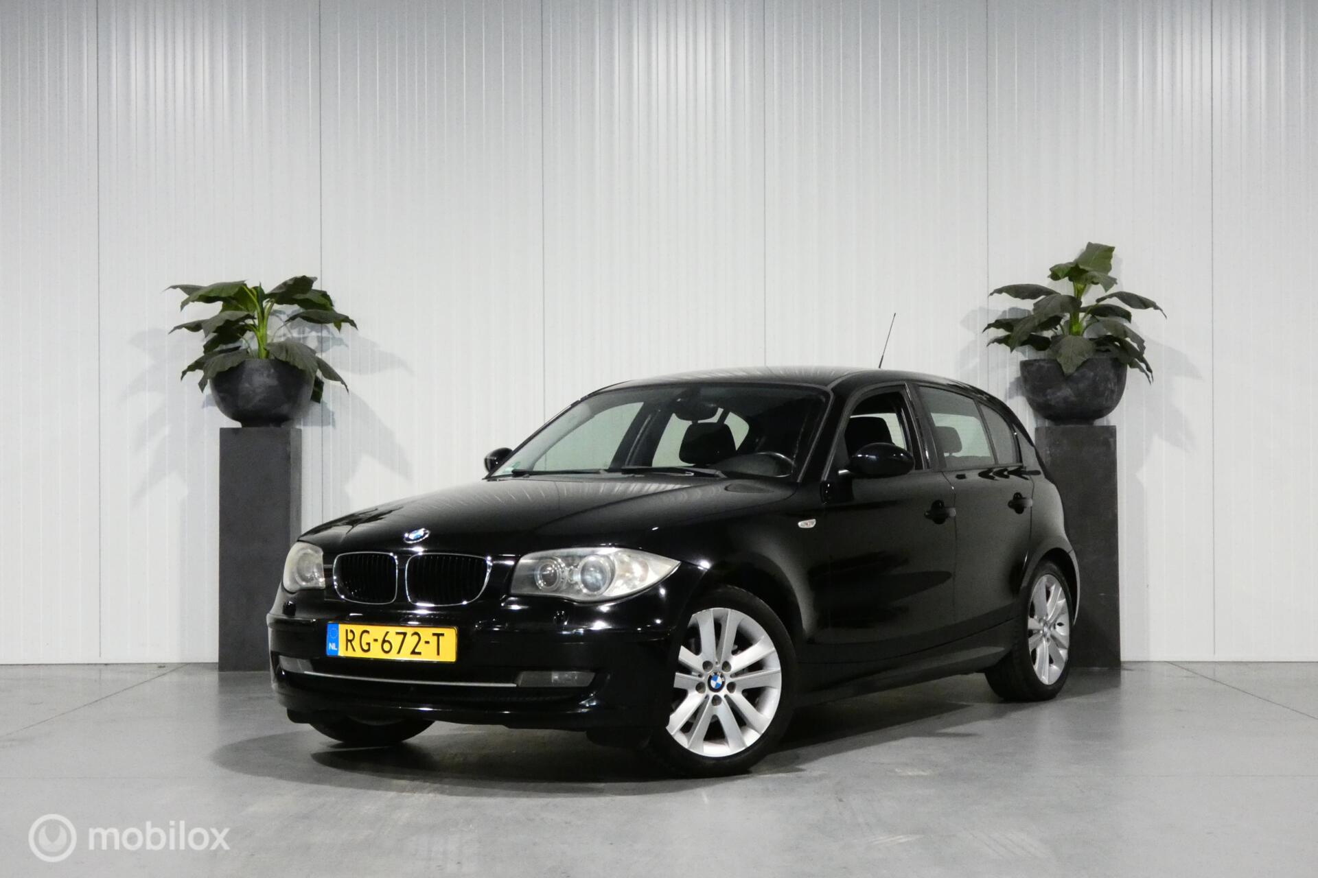 BMW 1er Reihe 116i Business Line distrubutieketting vervangen 2008 - voorkant