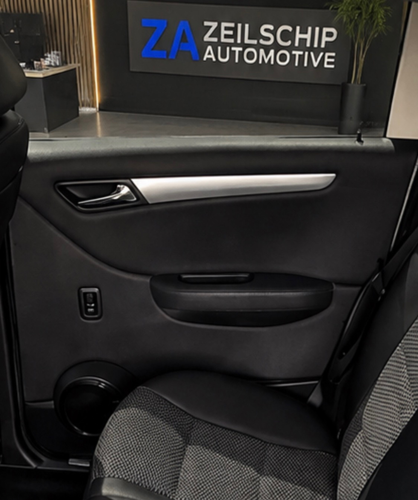 Foto van Mercedes-Benz B 200