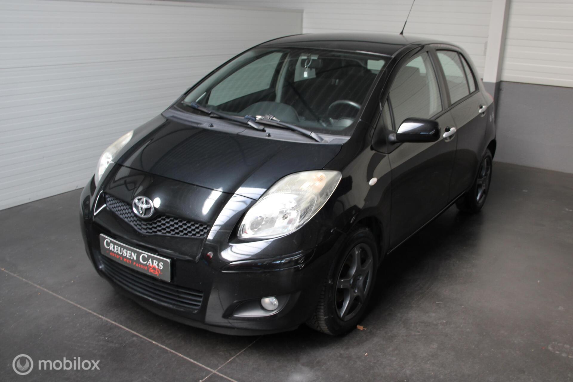Toyota Toyota Yaris 1.3 VVTi Aspiration 2010 - voorkant