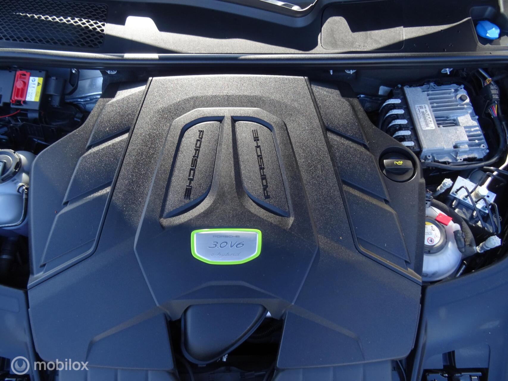 Foto van Porsche Cayenne E-hybrid