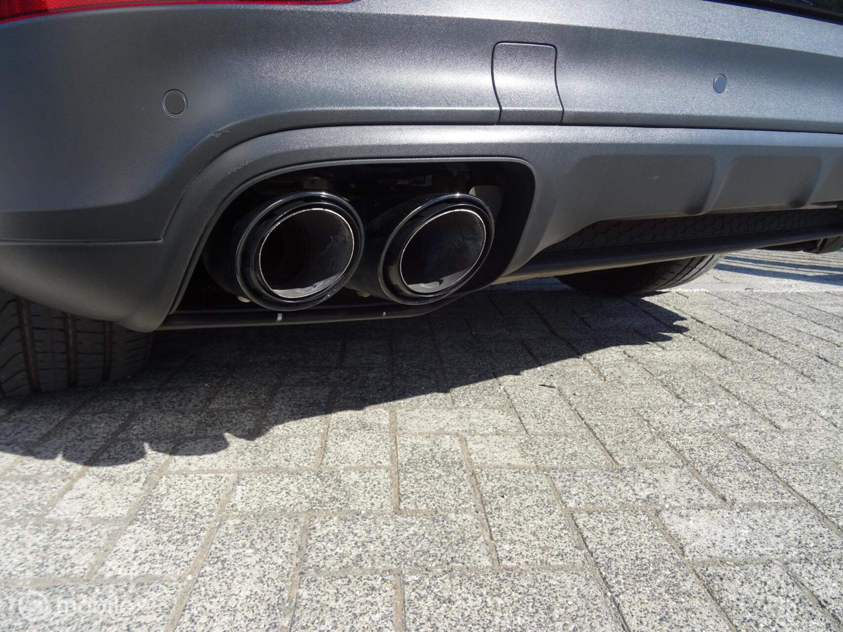 Foto van Porsche Cayenne E-hybrid