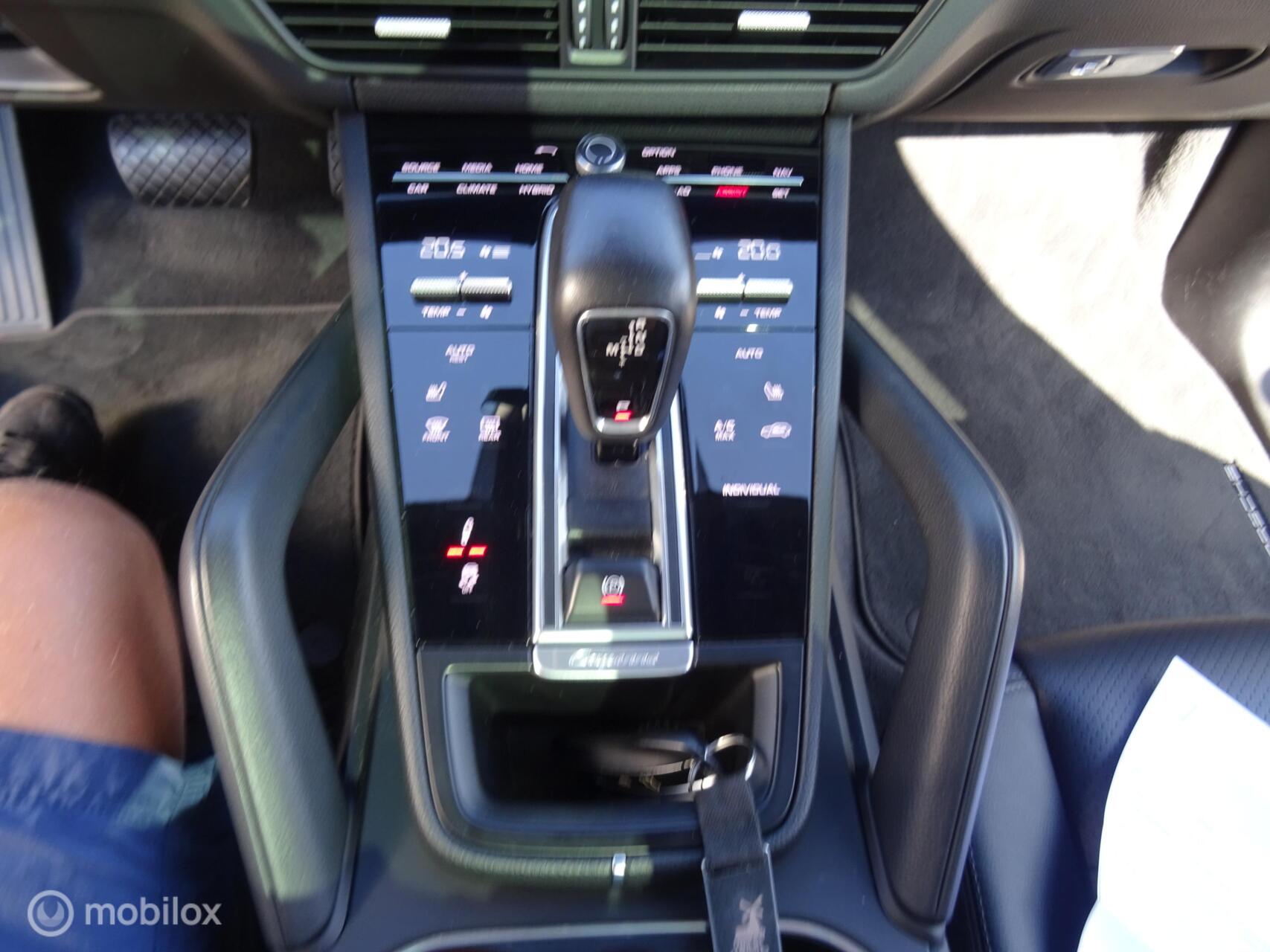 Foto van Porsche Cayenne E-hybrid