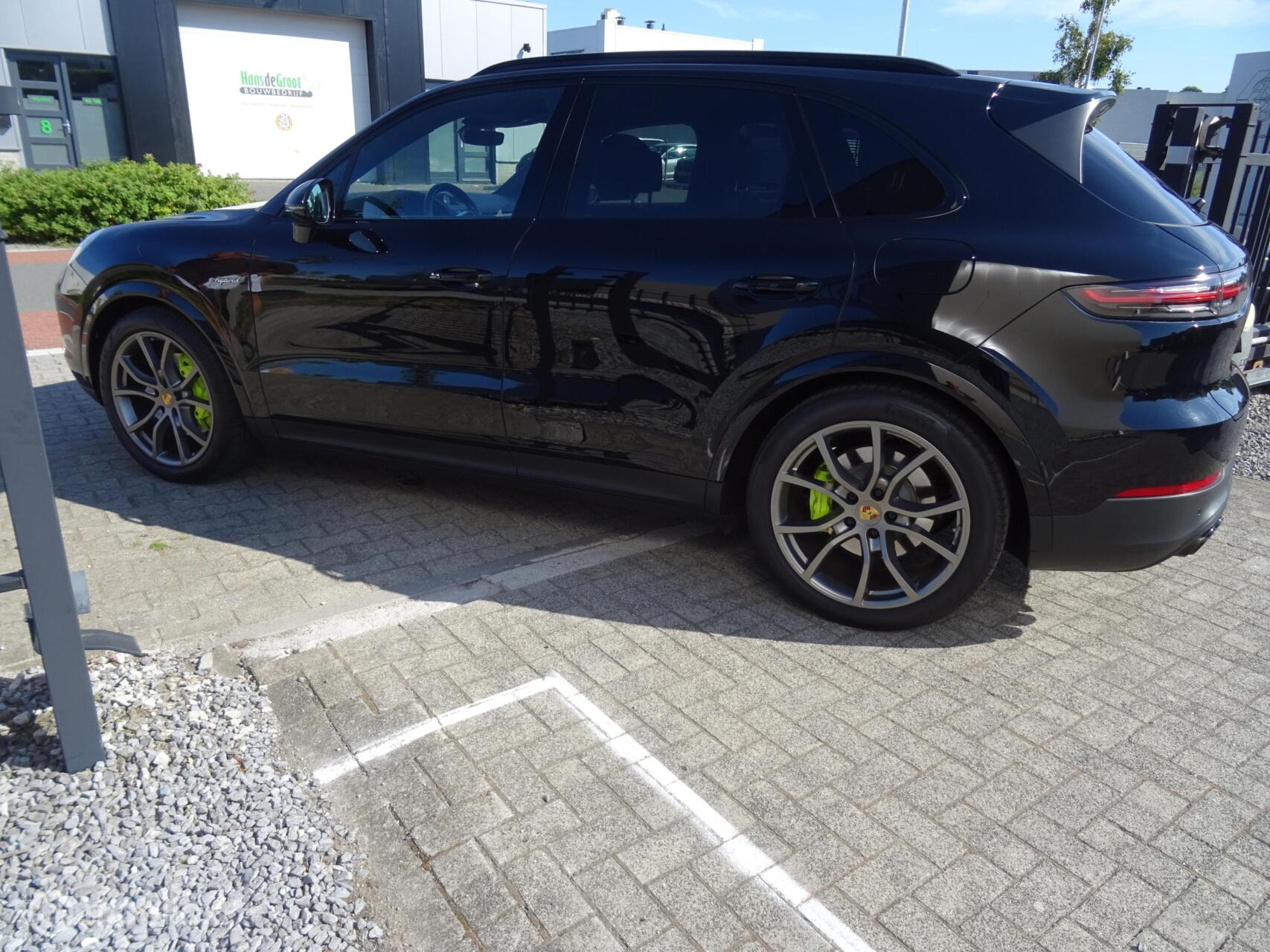 Foto van Porsche Cayenne E-hybrid