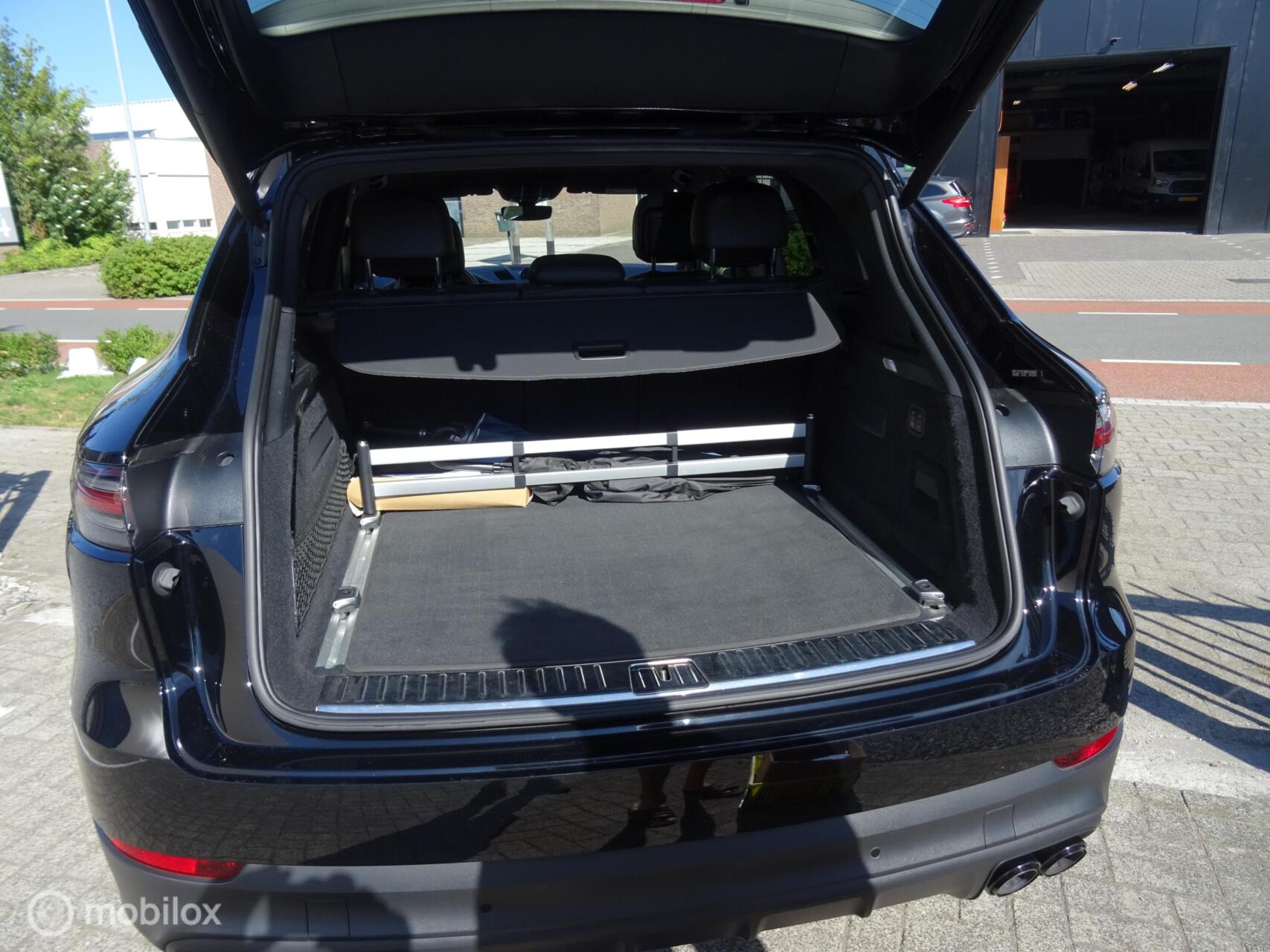 Foto van Porsche Cayenne E-hybrid