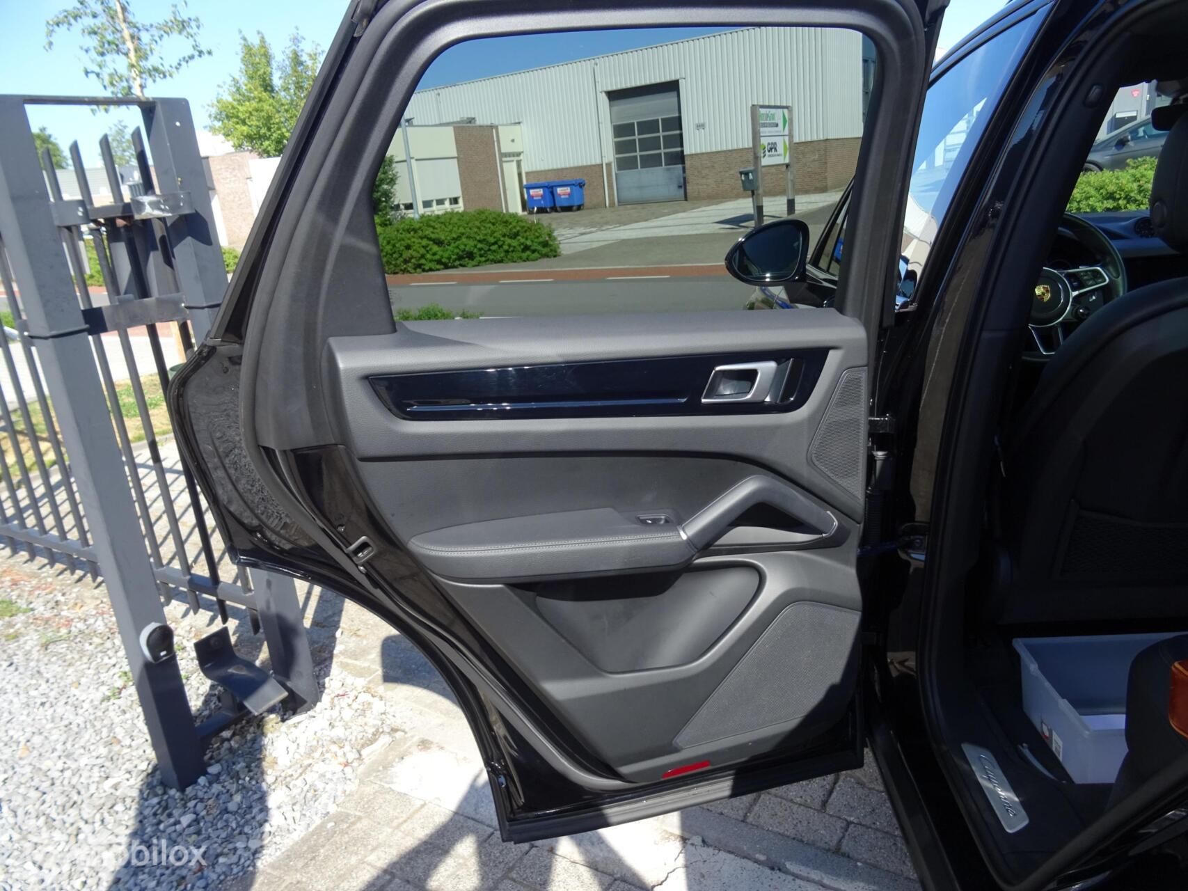 Foto van Porsche Cayenne E-hybrid