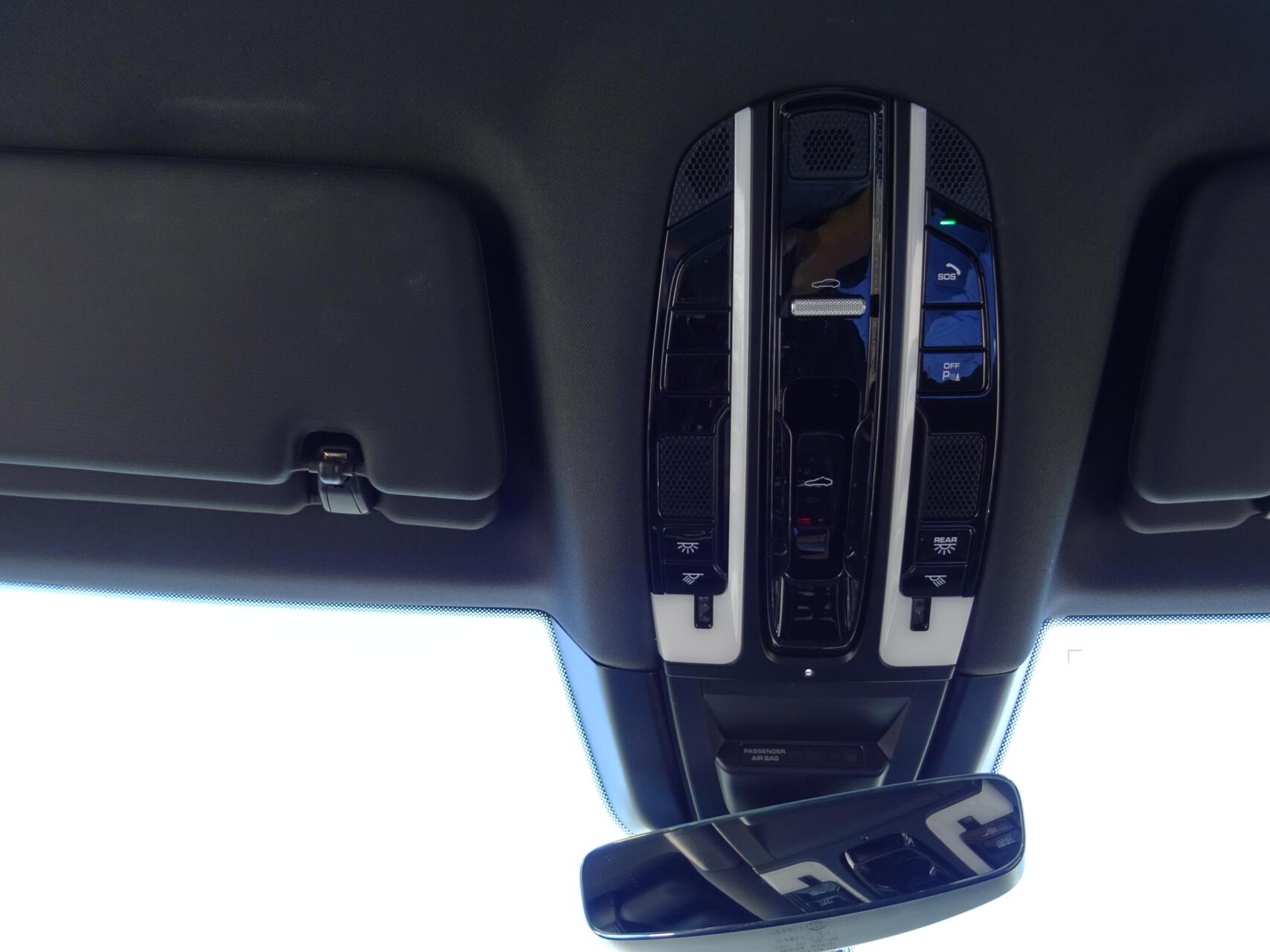 Foto van Porsche Cayenne E-hybrid