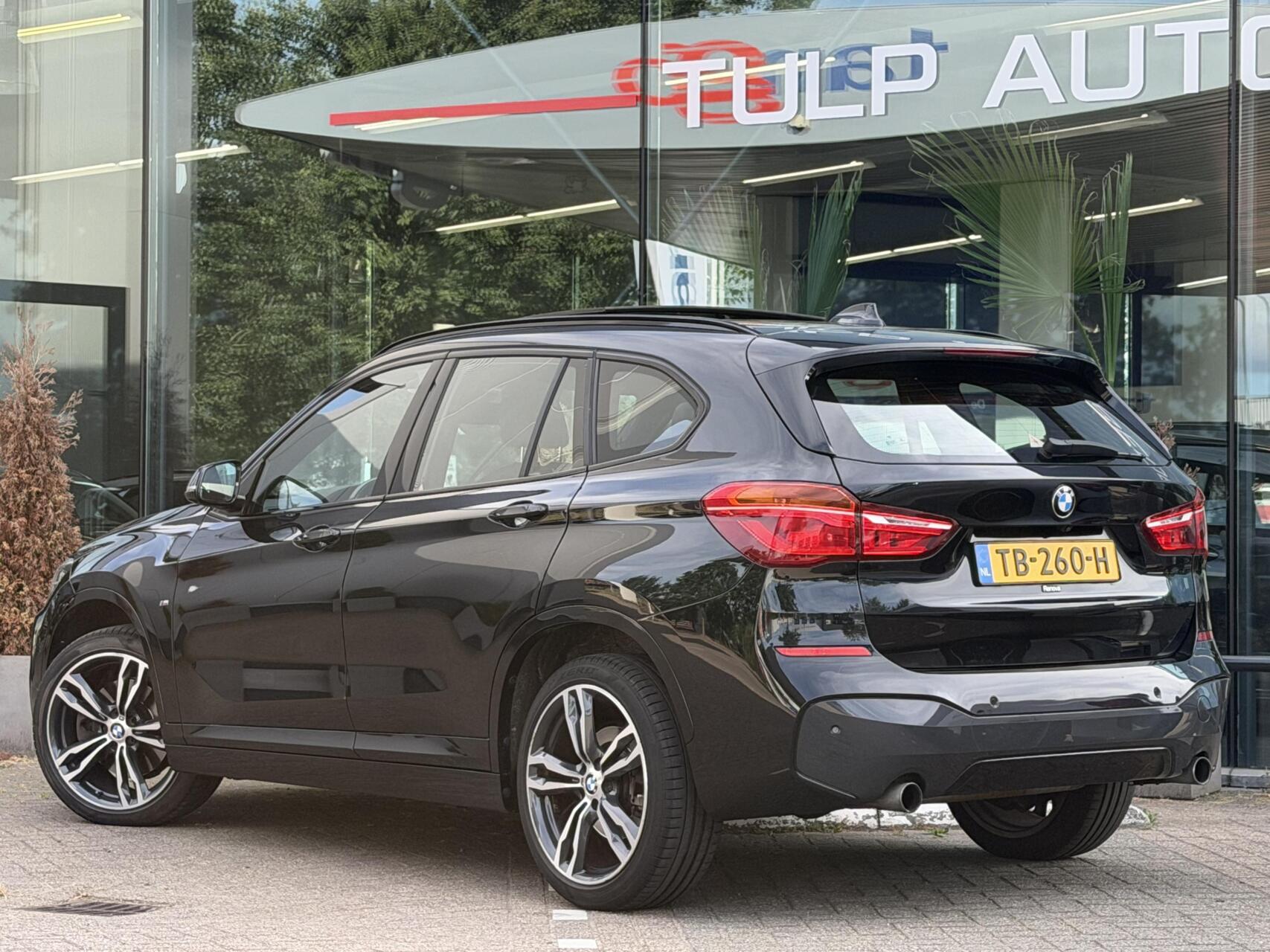 Foto van BMW X1 Xdrive20i