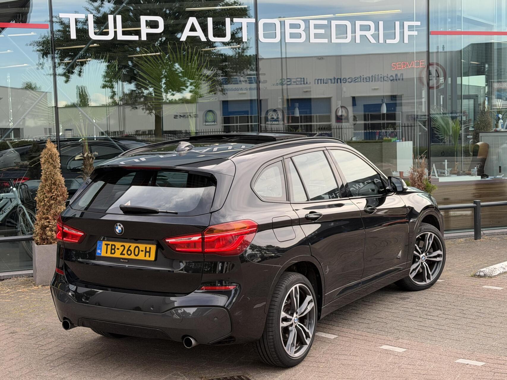 Foto van BMW X1 Xdrive20i