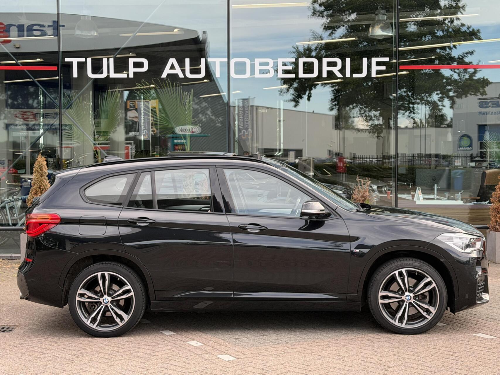 Foto van BMW X1 Xdrive20i