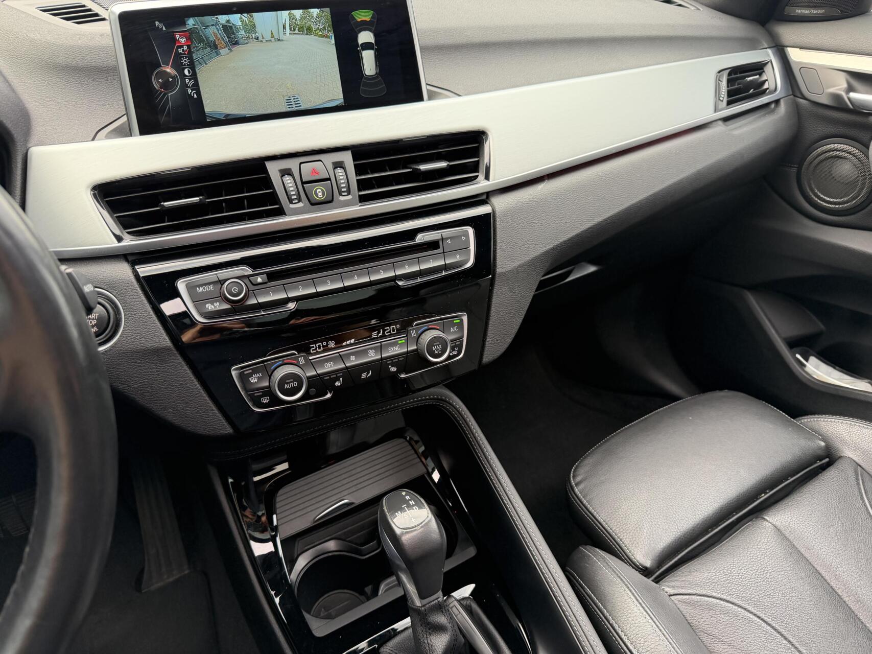 Foto van BMW X1 Xdrive20i