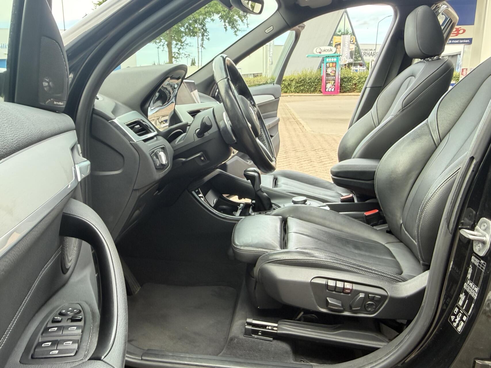 Foto van BMW X1 Xdrive20i