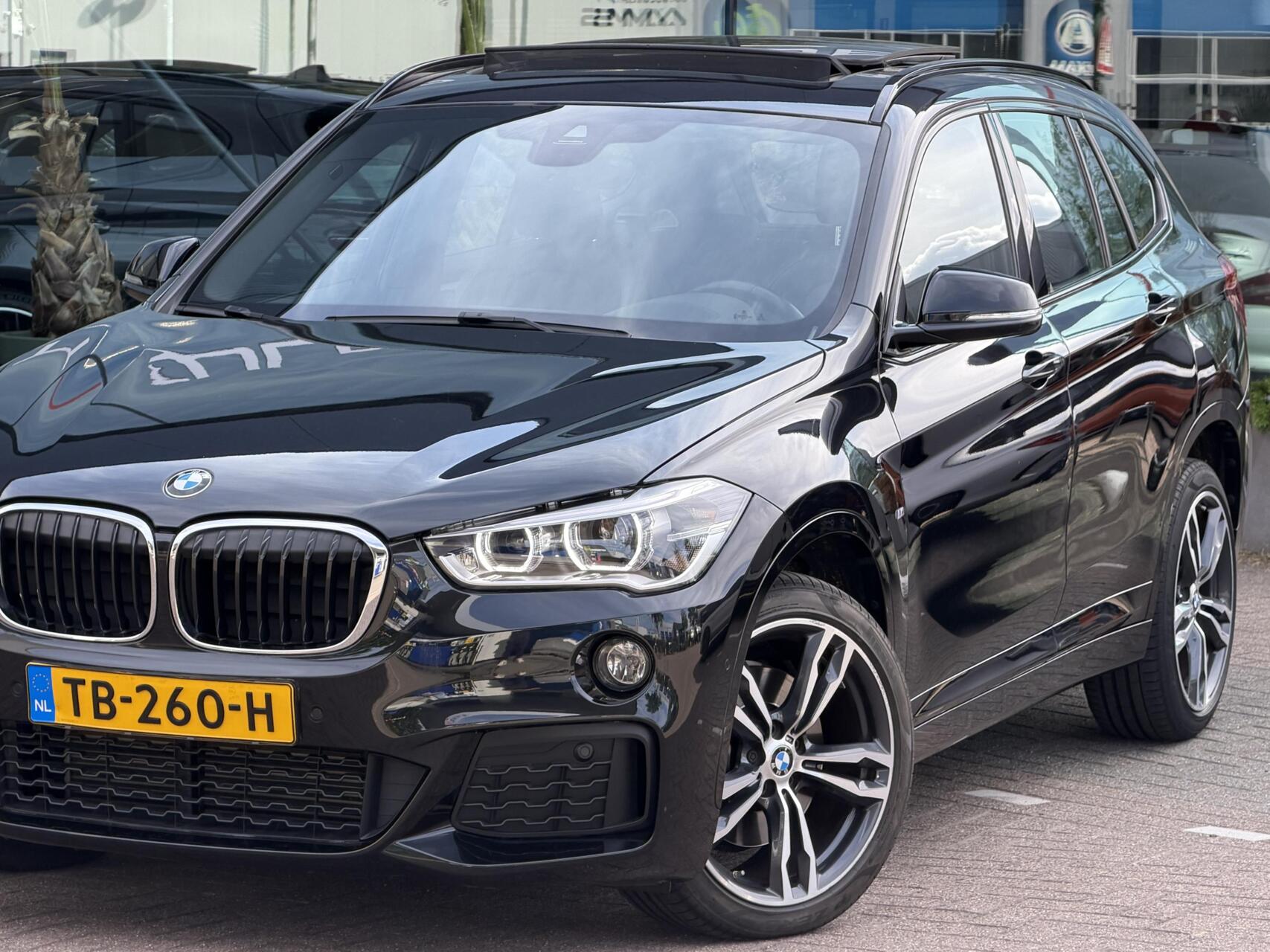 Foto van BMW X1 Xdrive20i