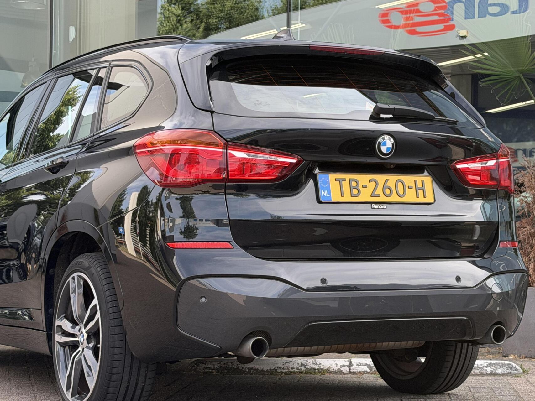 Foto van BMW X1 Xdrive20i