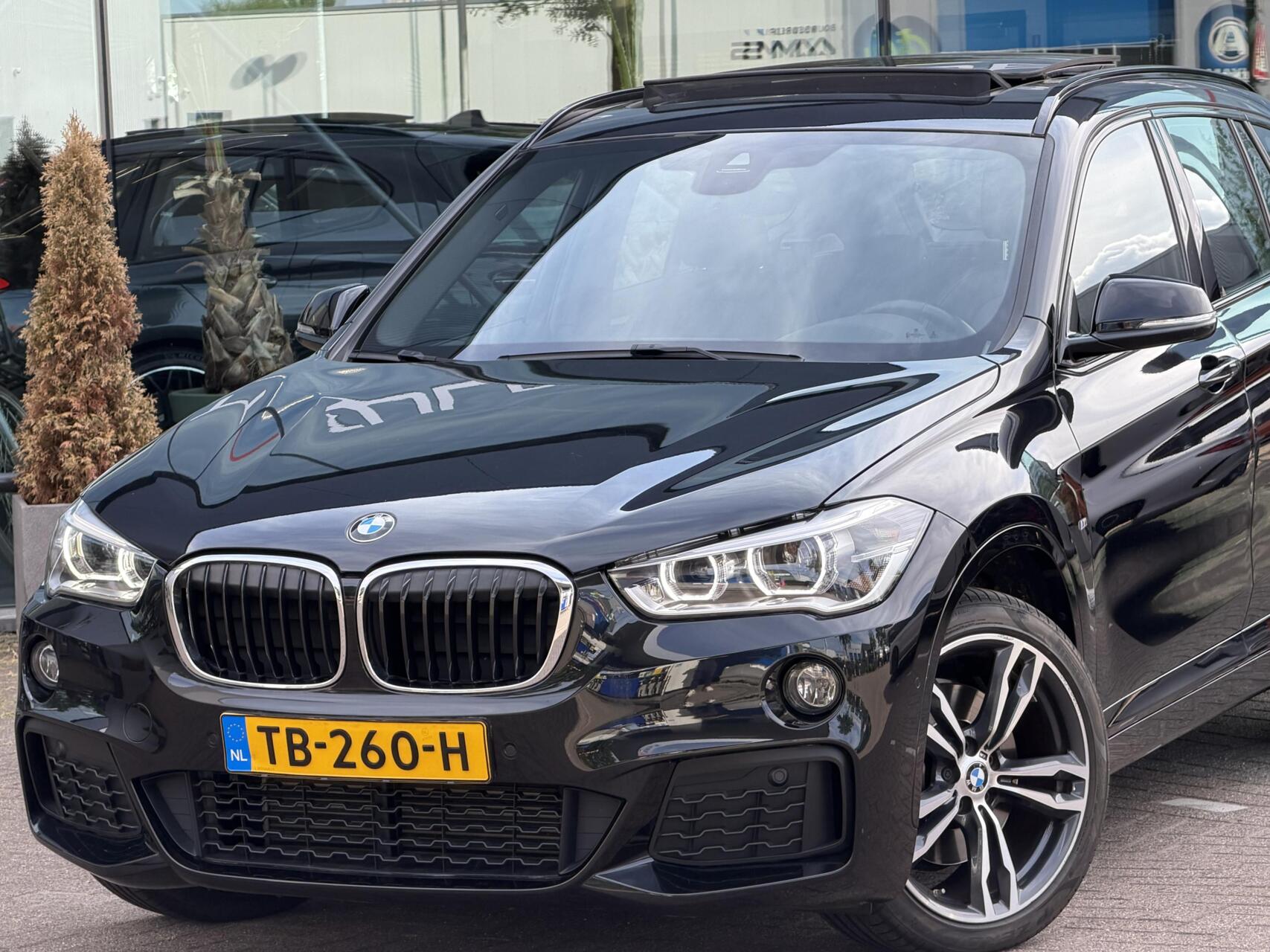 Foto van BMW X1 Xdrive20i