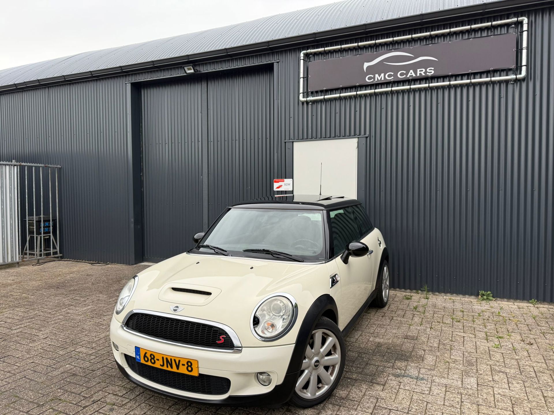 Mini Mini Cooper S 1.6 Cooper S Chili PANO/LEER/XENON 2009 - voorkant
