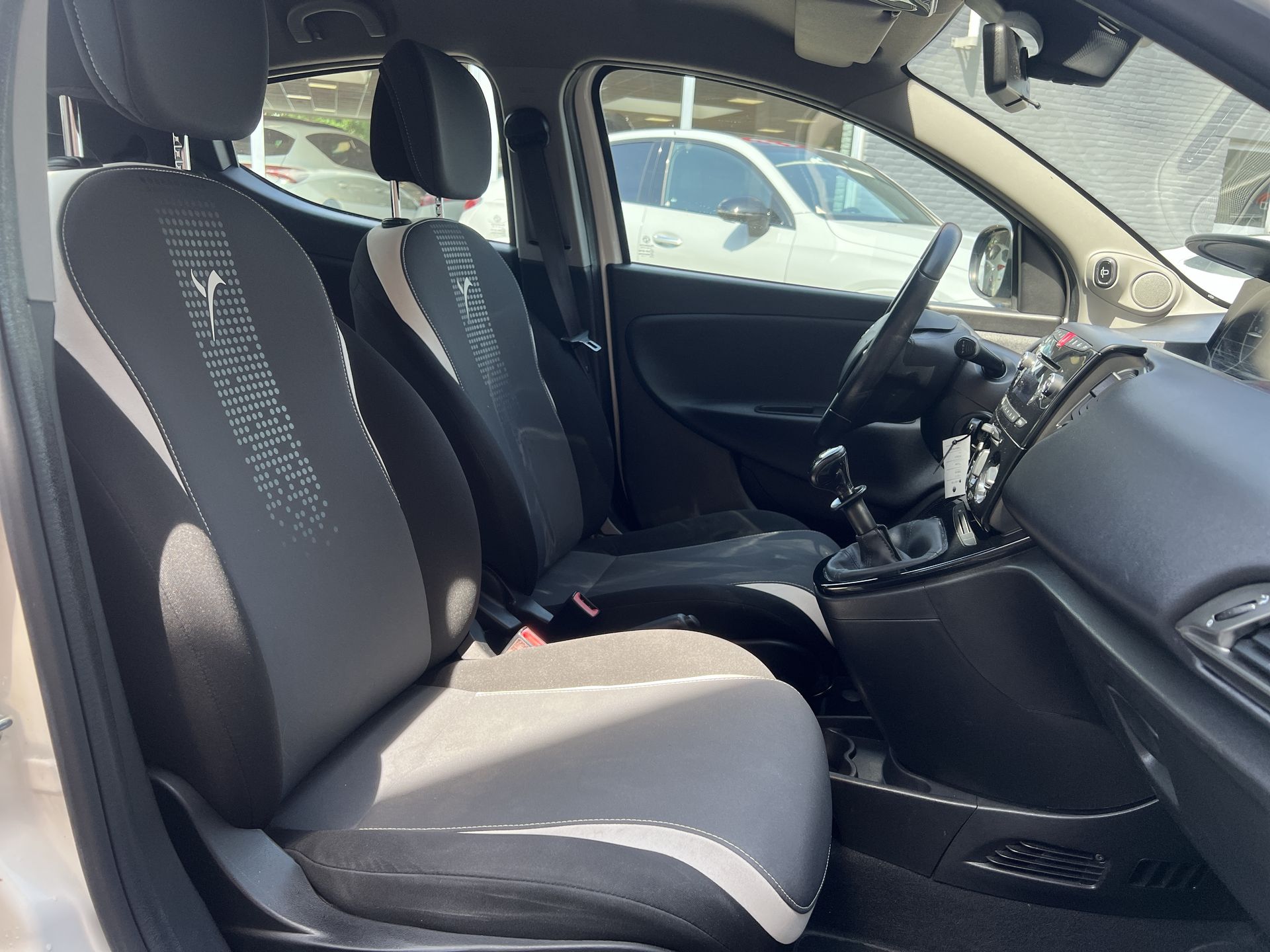 Foto van Lancia Ypsilon