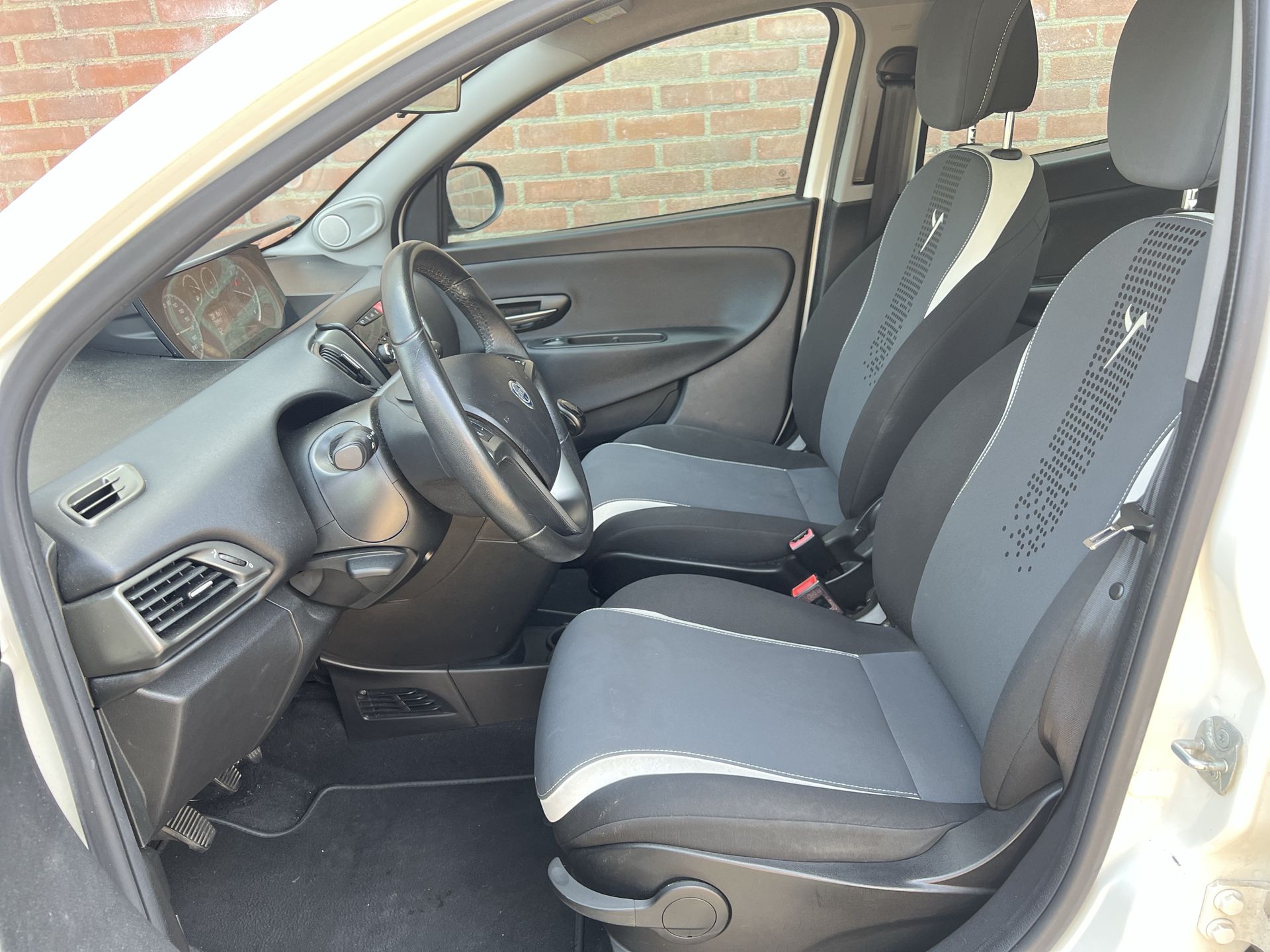 Foto van Lancia Ypsilon