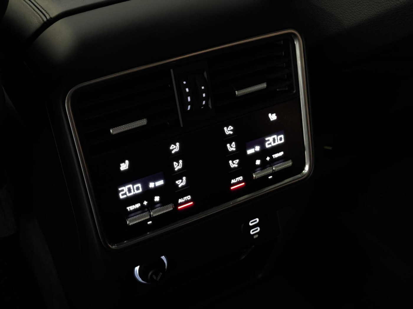Foto van Porsche Cayenne E-hybrid
