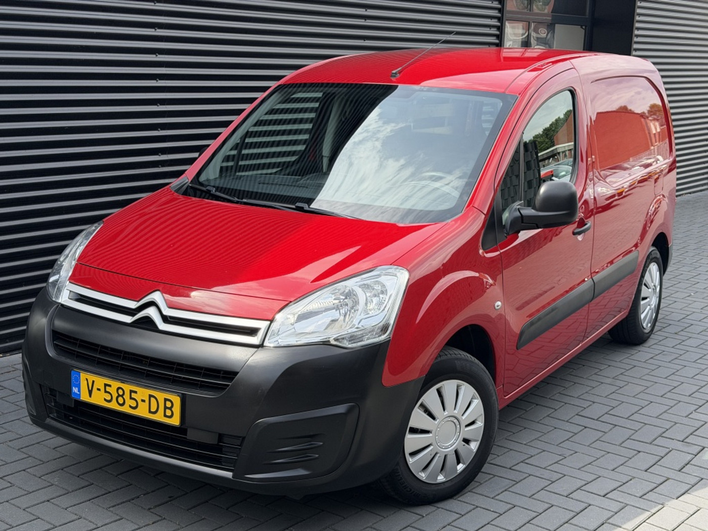 Citroen Berlingo 1.6 BlueHDI 120 Club Economy S&S 2016 - voorkant